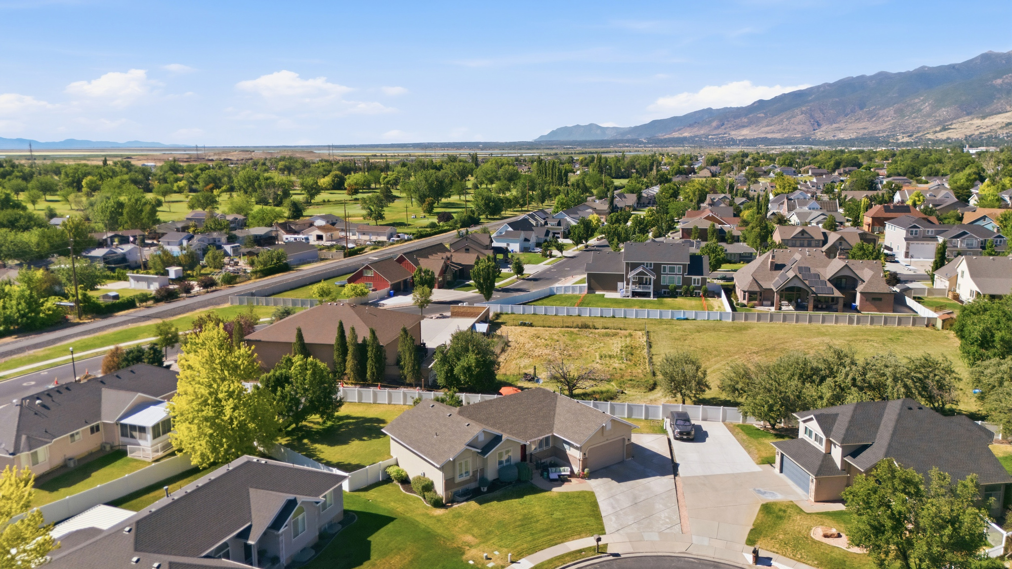 WESTERN ESTATES - Residential