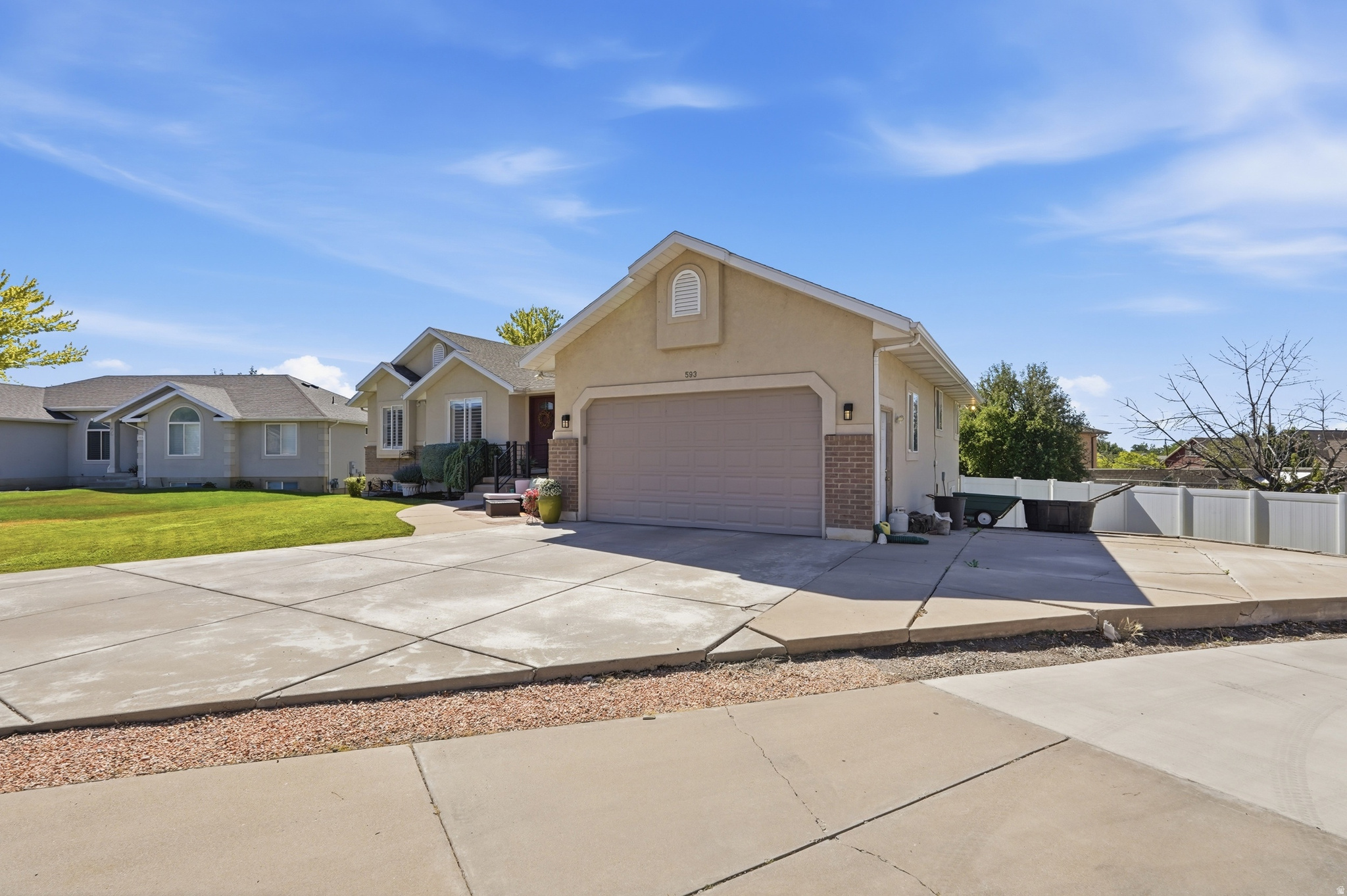 WESTERN ESTATES - Residential