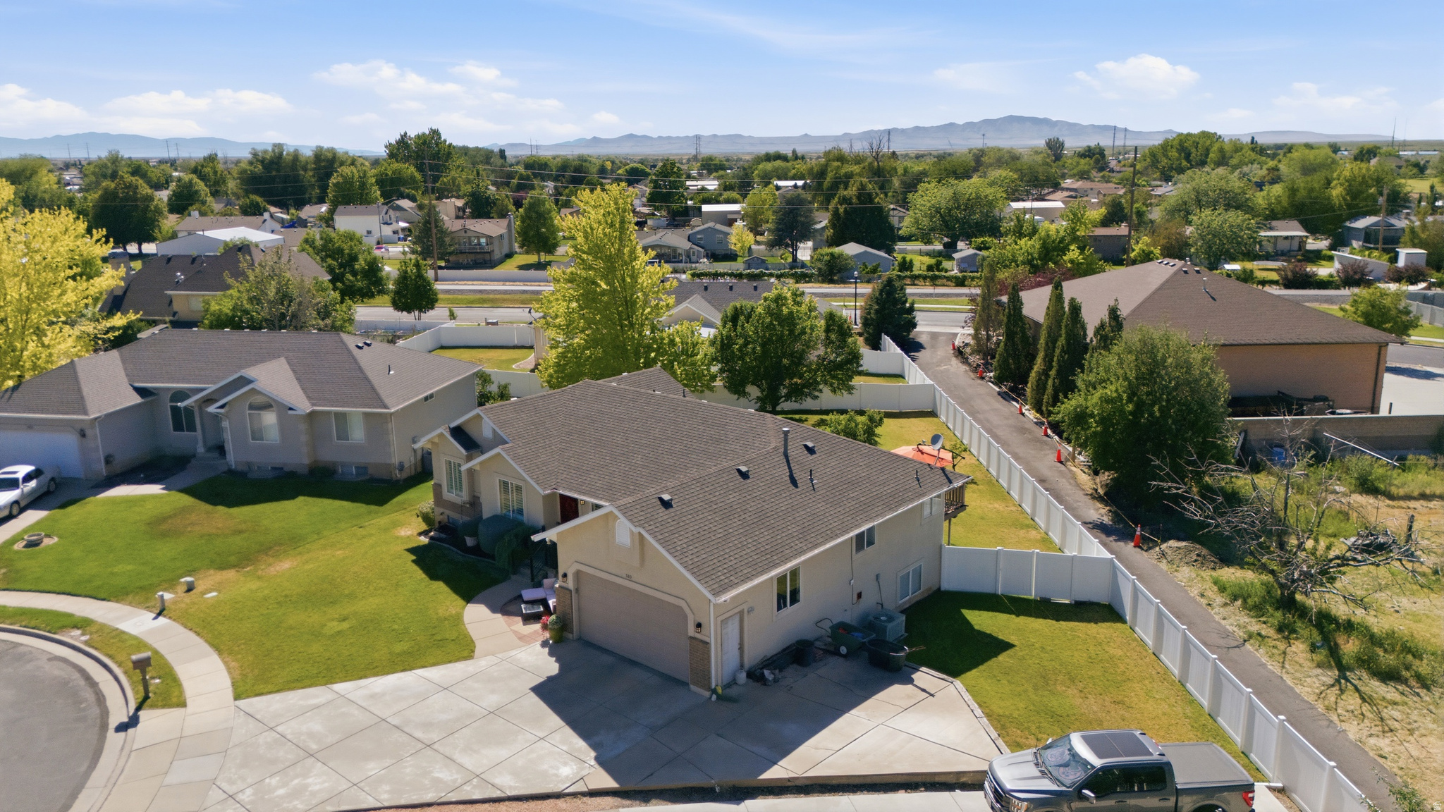 WESTERN ESTATES - Residential