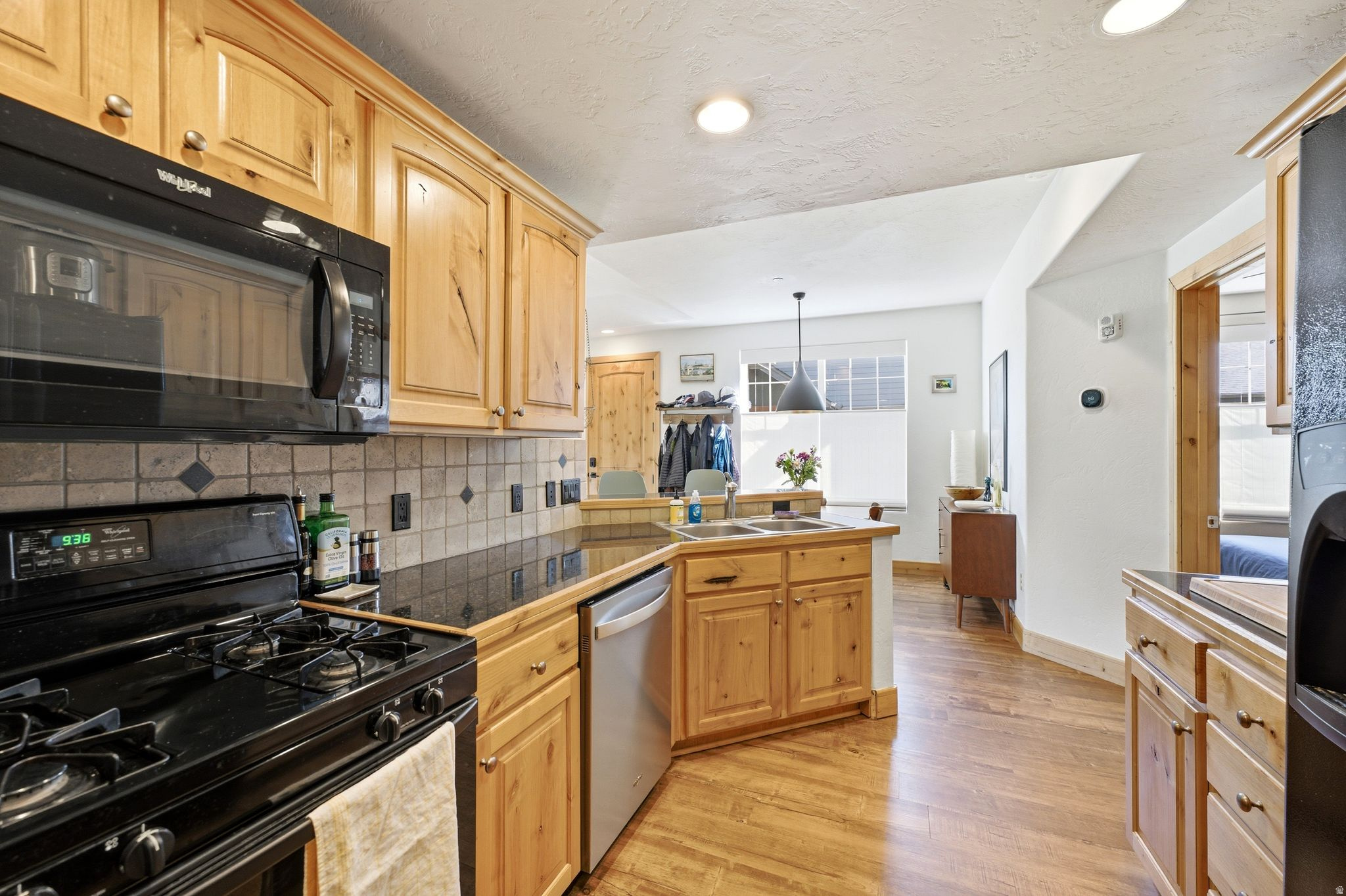 REDSTONE VILLAGE CONDOMINIUM - Residential