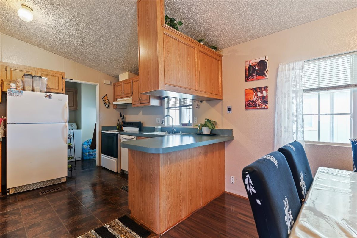 MEADOWBROOK - Residential