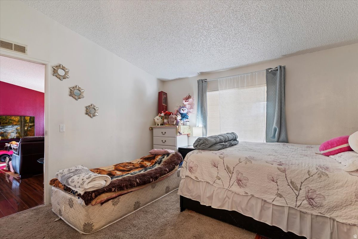 MEADOWBROOK - Residential