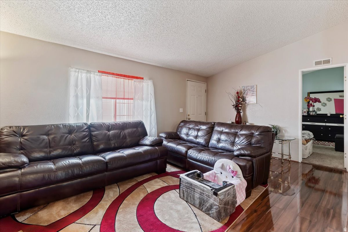 MEADOWBROOK - Residential