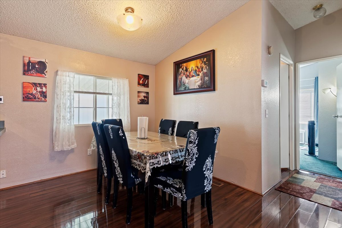 MEADOWBROOK - Residential