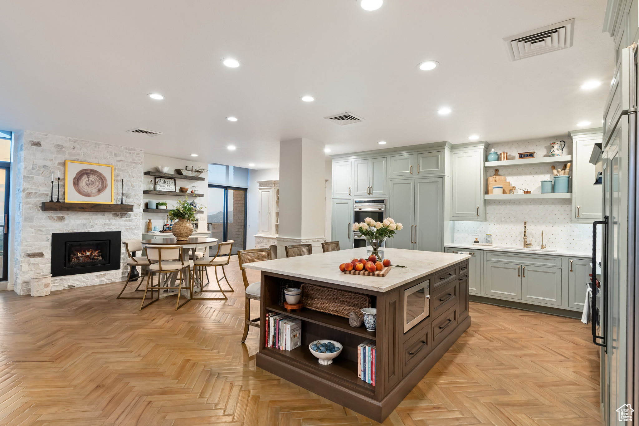 DONNER TOWER - Residential