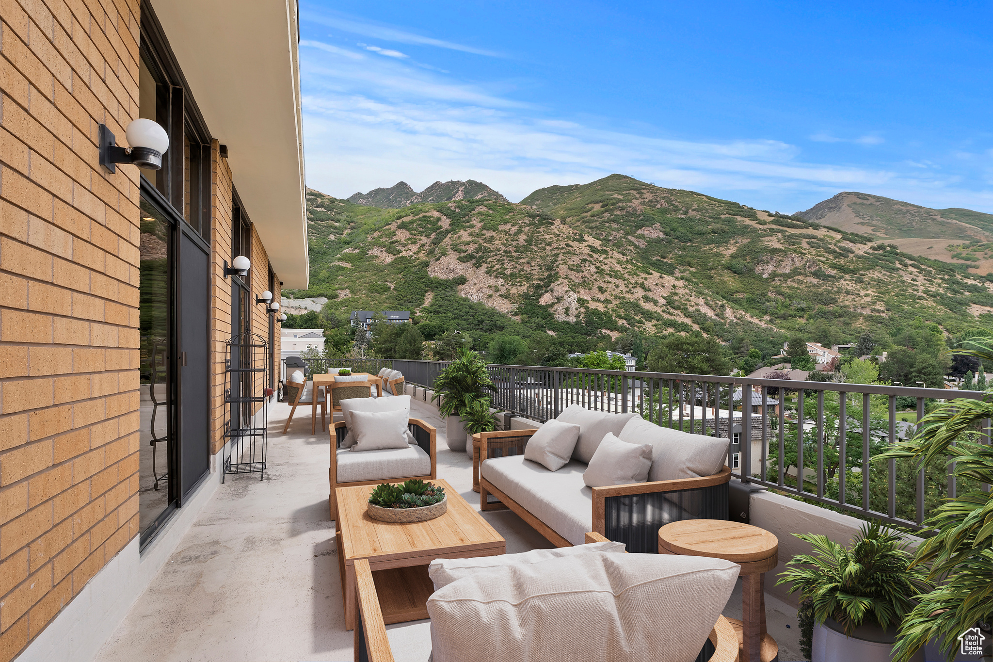 DONNER TOWER - Residential