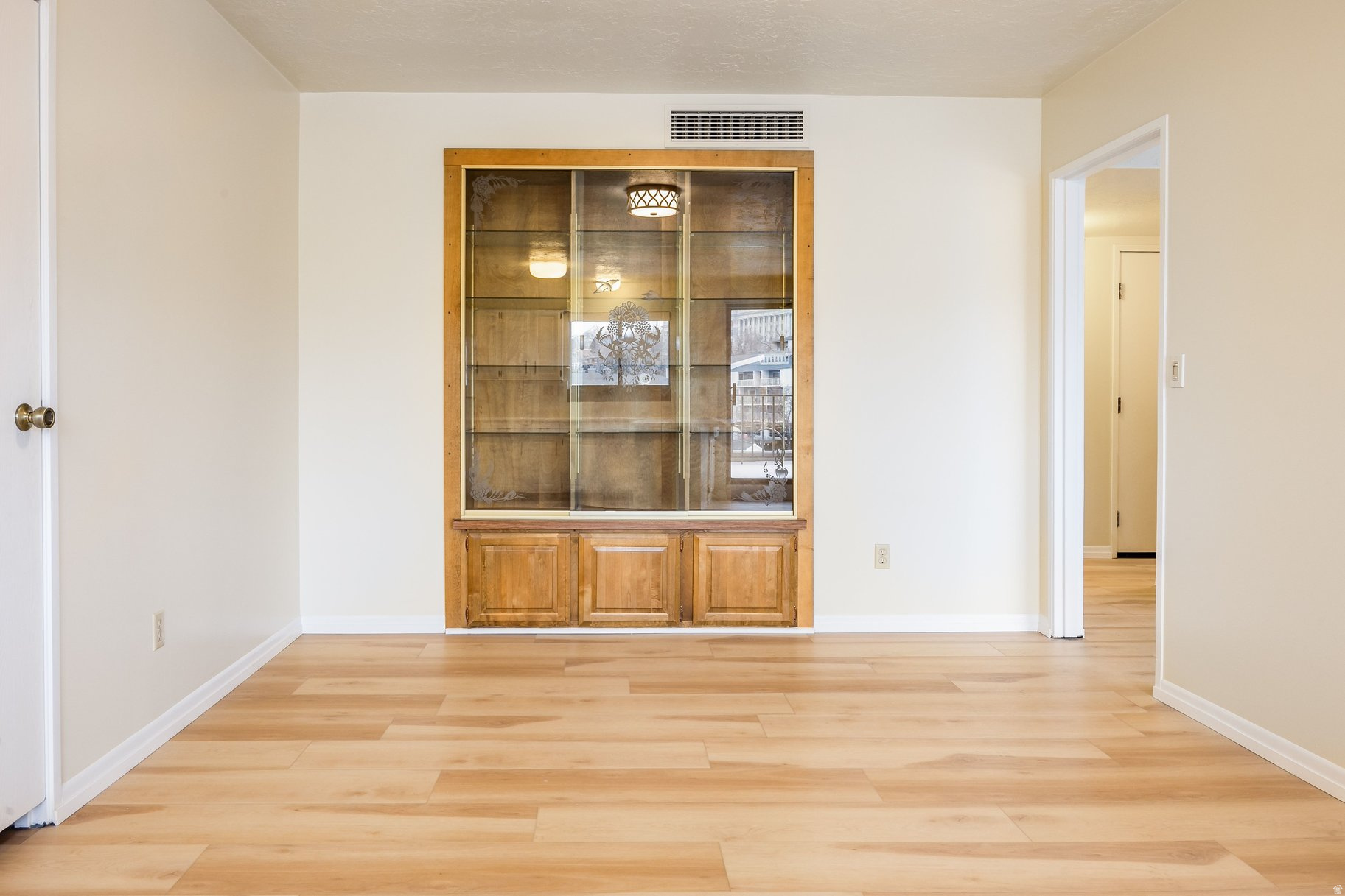 TREVI TOWERS CONDM - Residential Lease