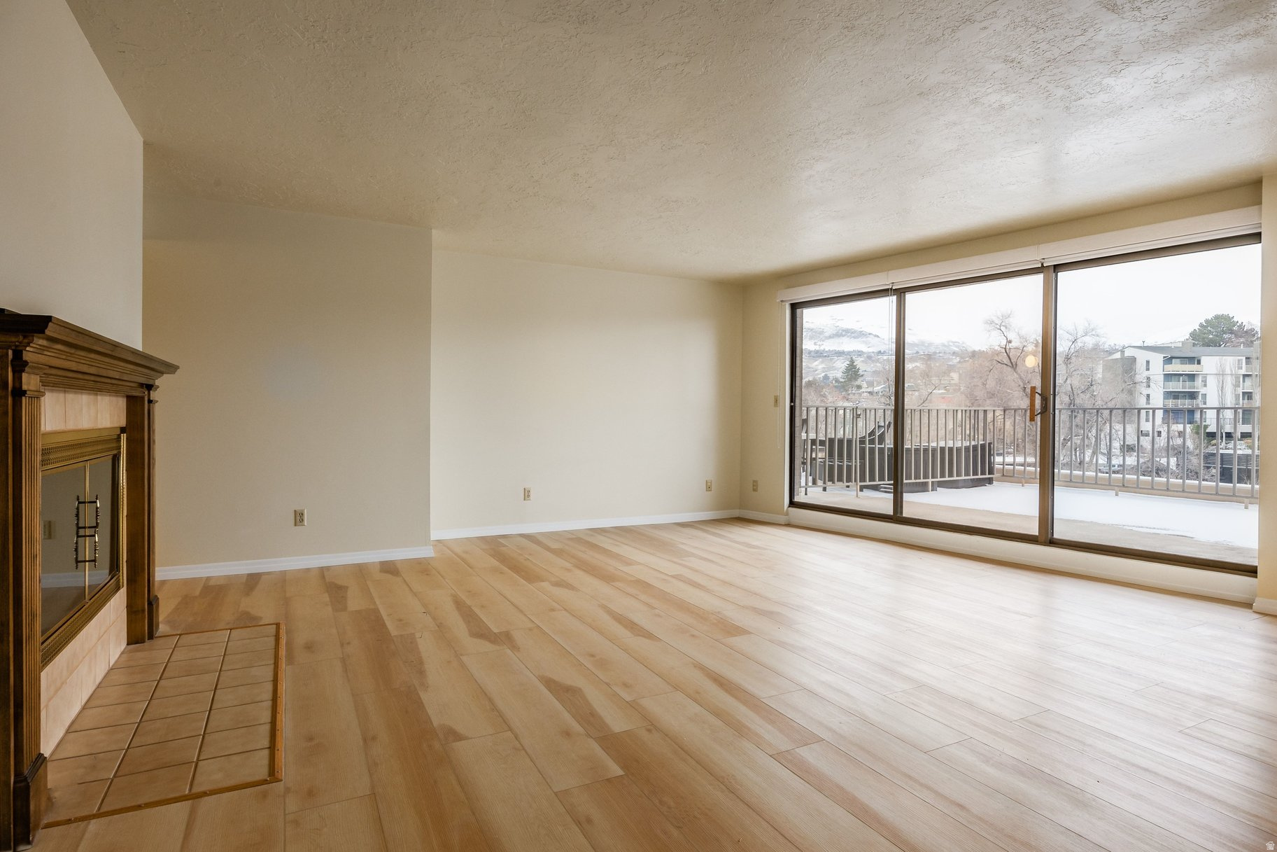 TREVI TOWERS CONDM - Residential Lease