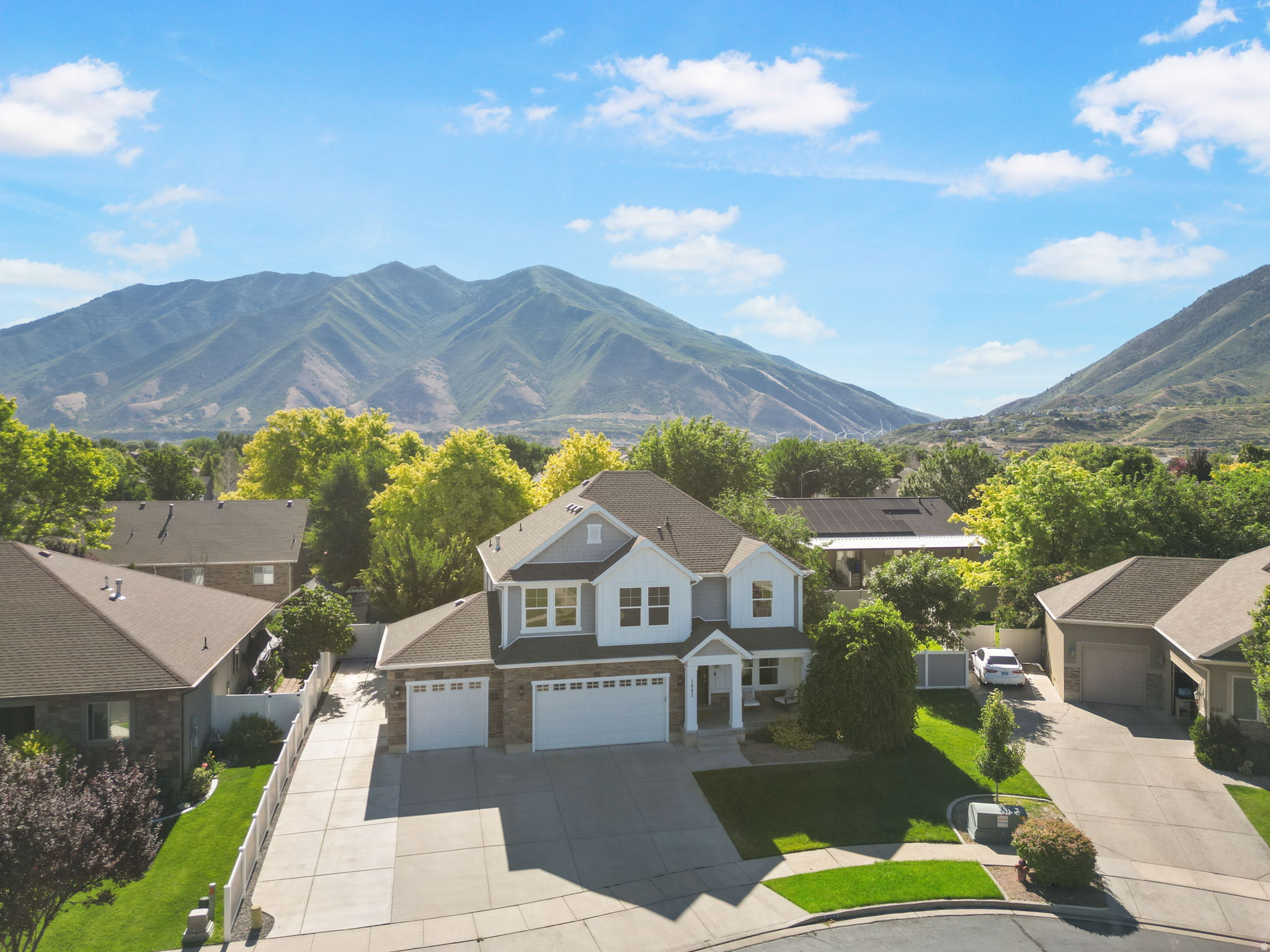 PINE MEADOWS - Residential