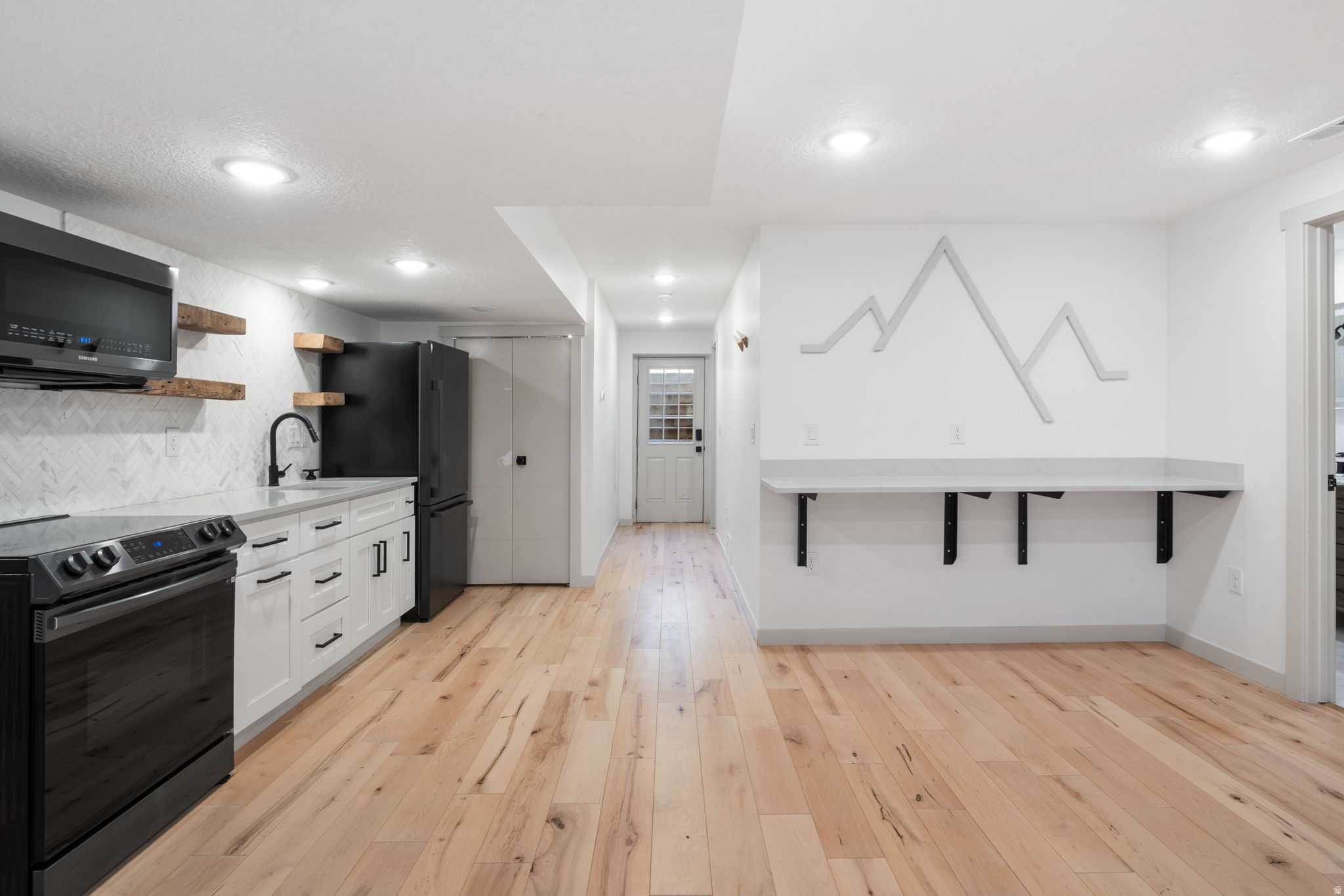 PINE MEADOWS - Residential