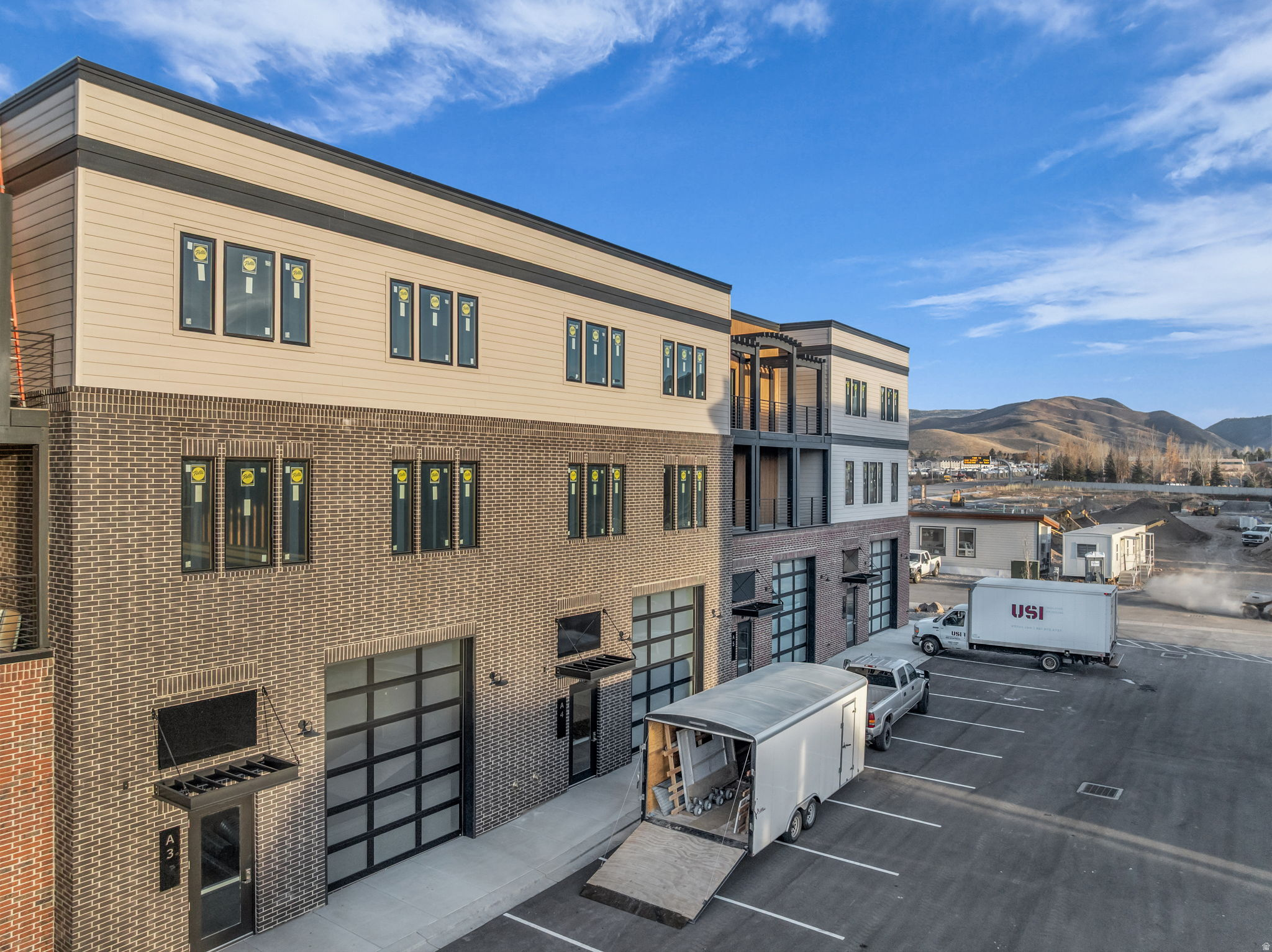 MOUNTAIN VIEW COMMONS - Residential