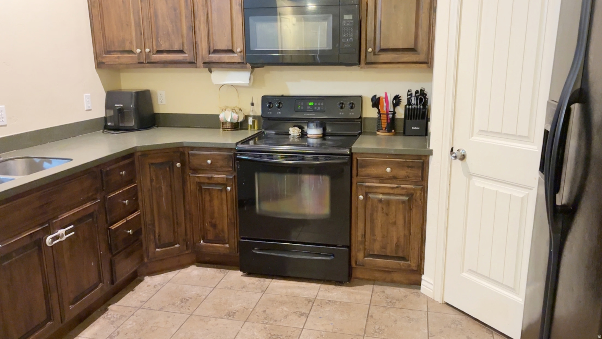 SILVER PINES CONDO - Residential
