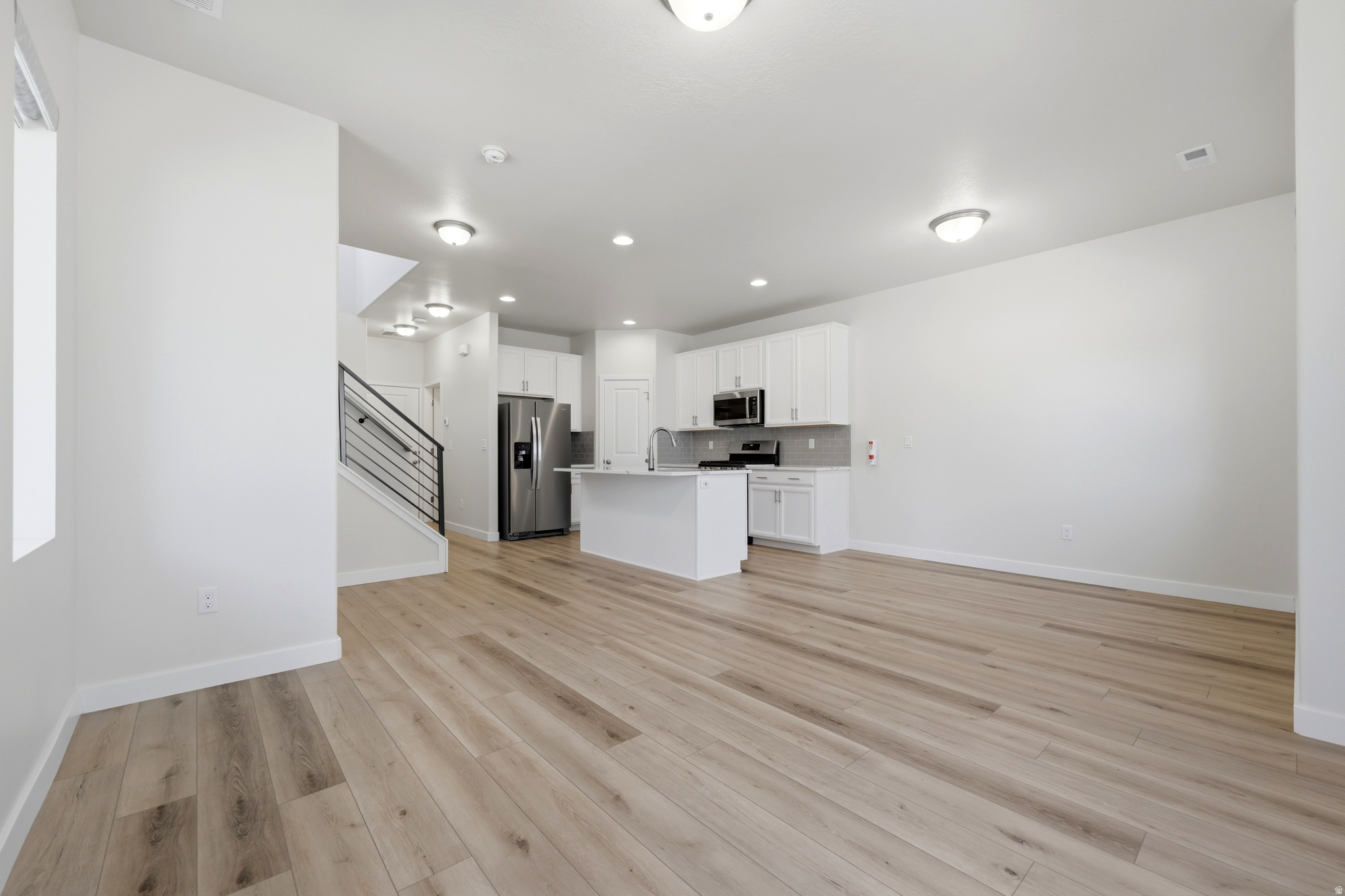 SALT POINT - Residential