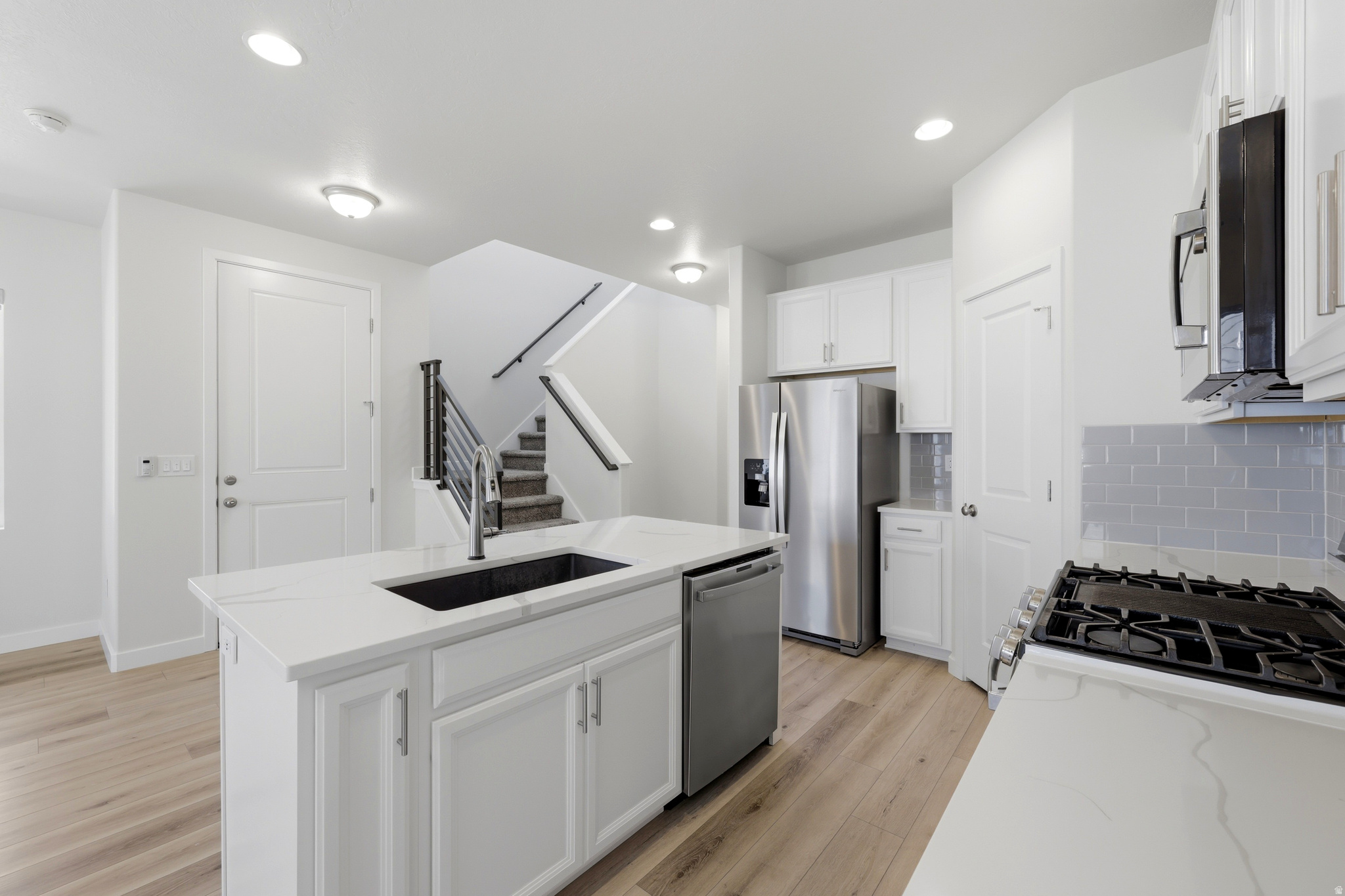 SALT POINT - Residential
