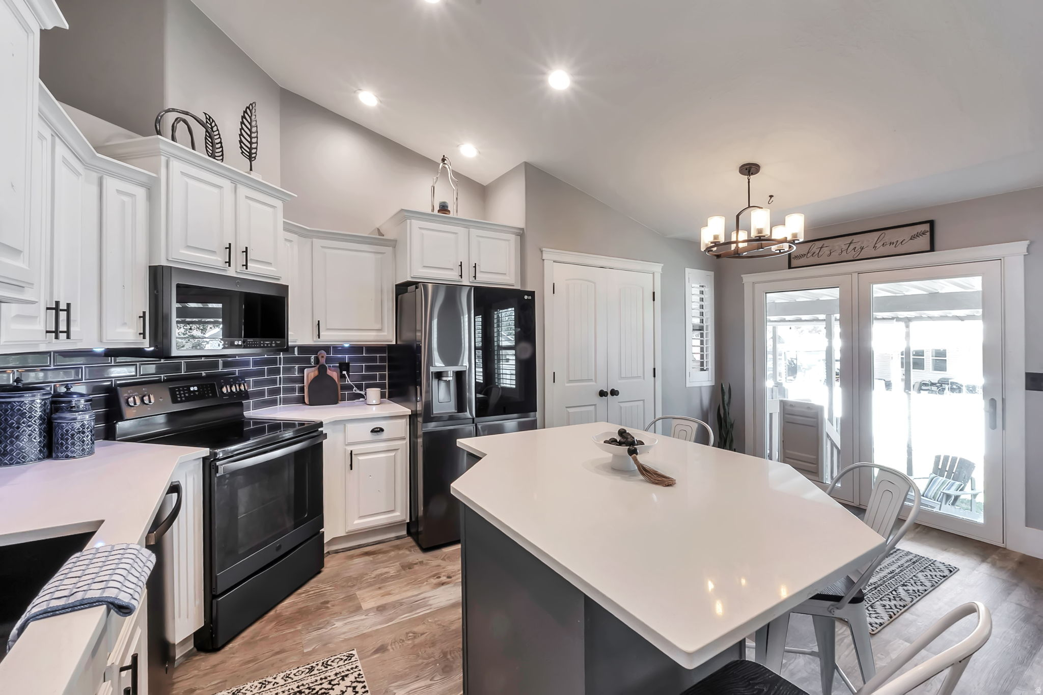 COLES CROSSING - Residential