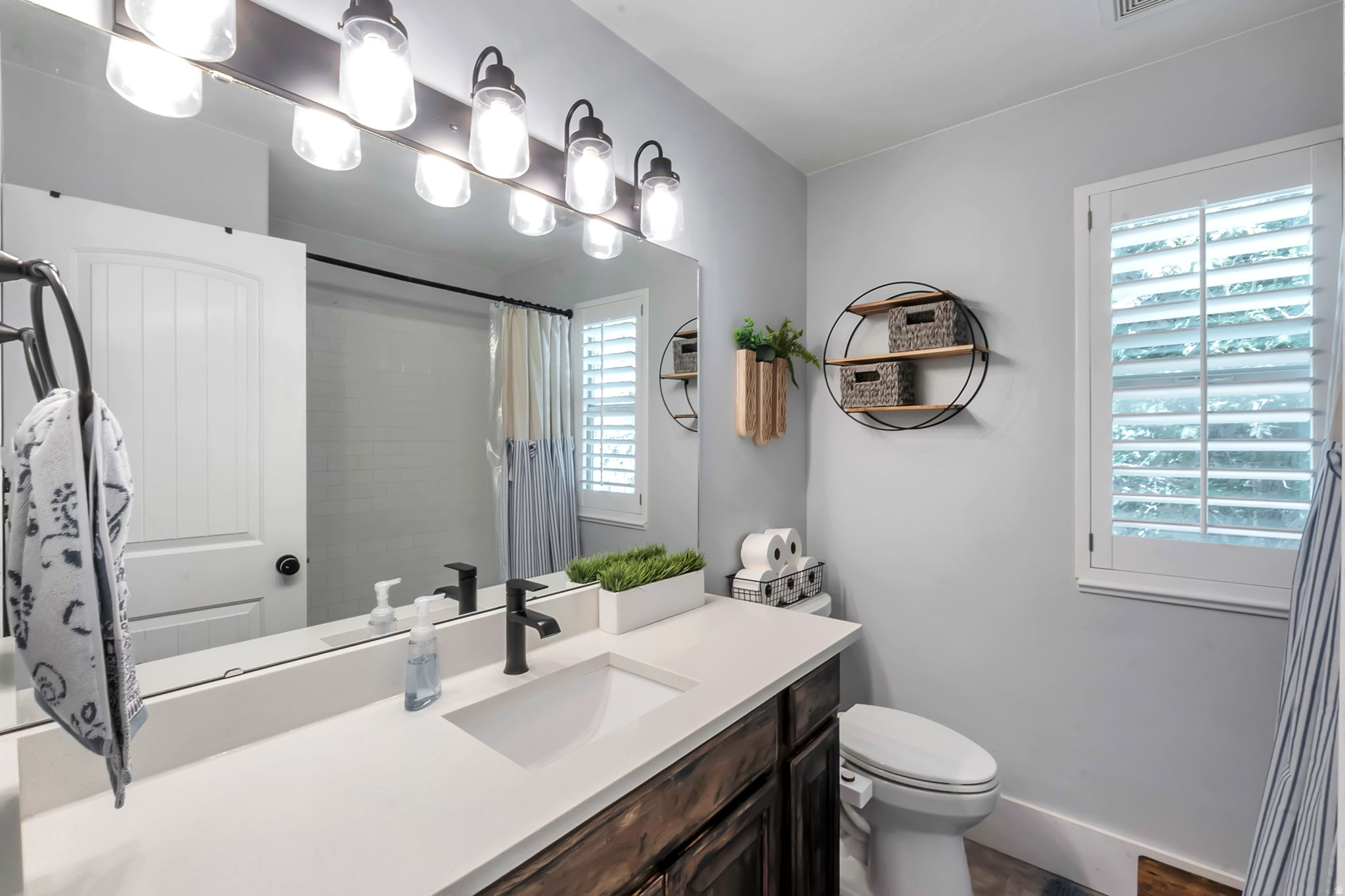 COLES CROSSING - Residential