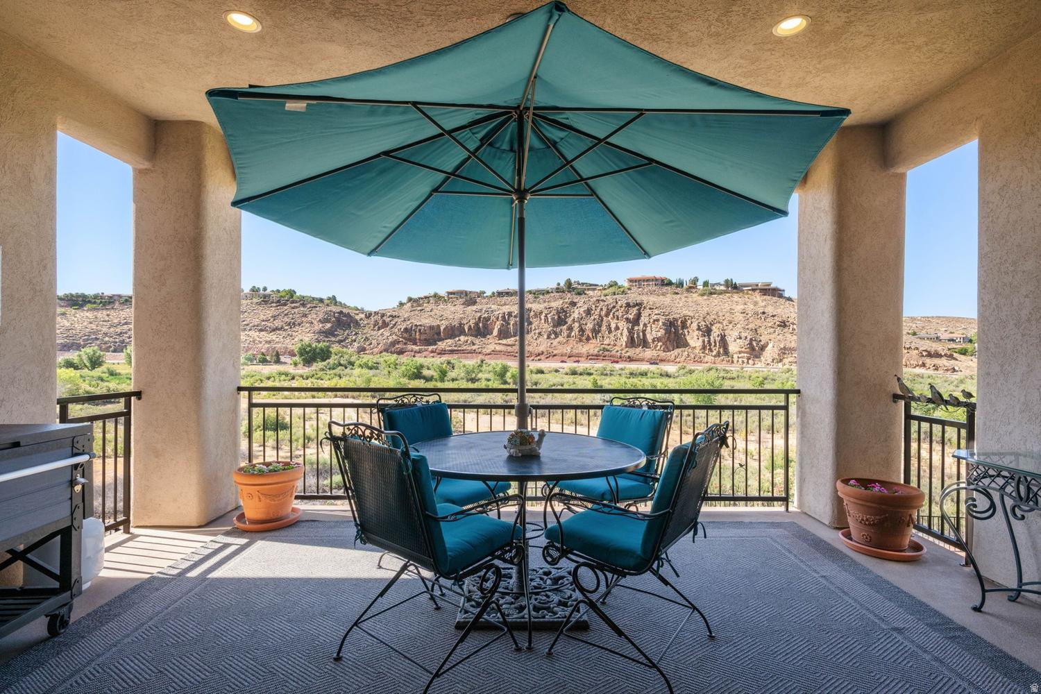 RIVERSIDE CLIFFS SUBDIVISION PH 4 - Residential