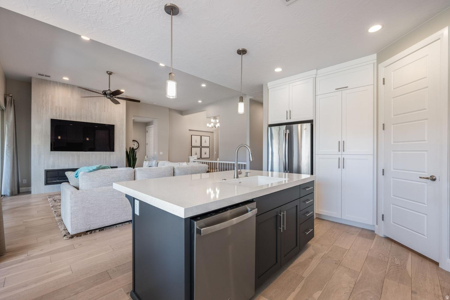RIVERSIDE CLIFFS SUBDIVISION PH 4 - Residential