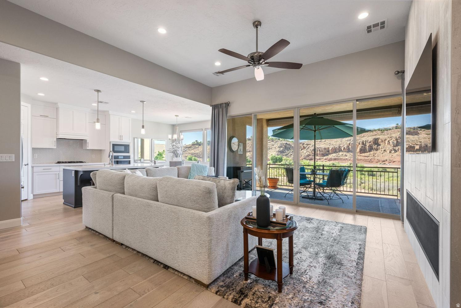 RIVERSIDE CLIFFS SUBDIVISION PH 4 - Residential