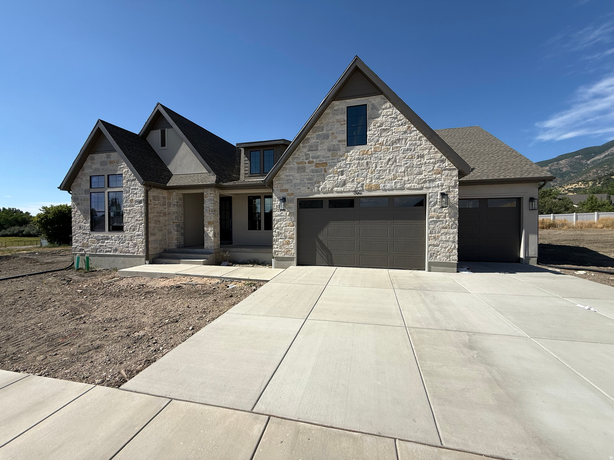 SUMMERHILL LANE - Residential