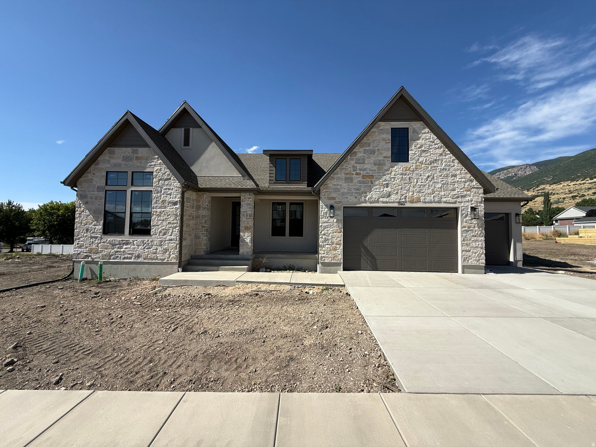 SUMMERHILL LANE - Residential