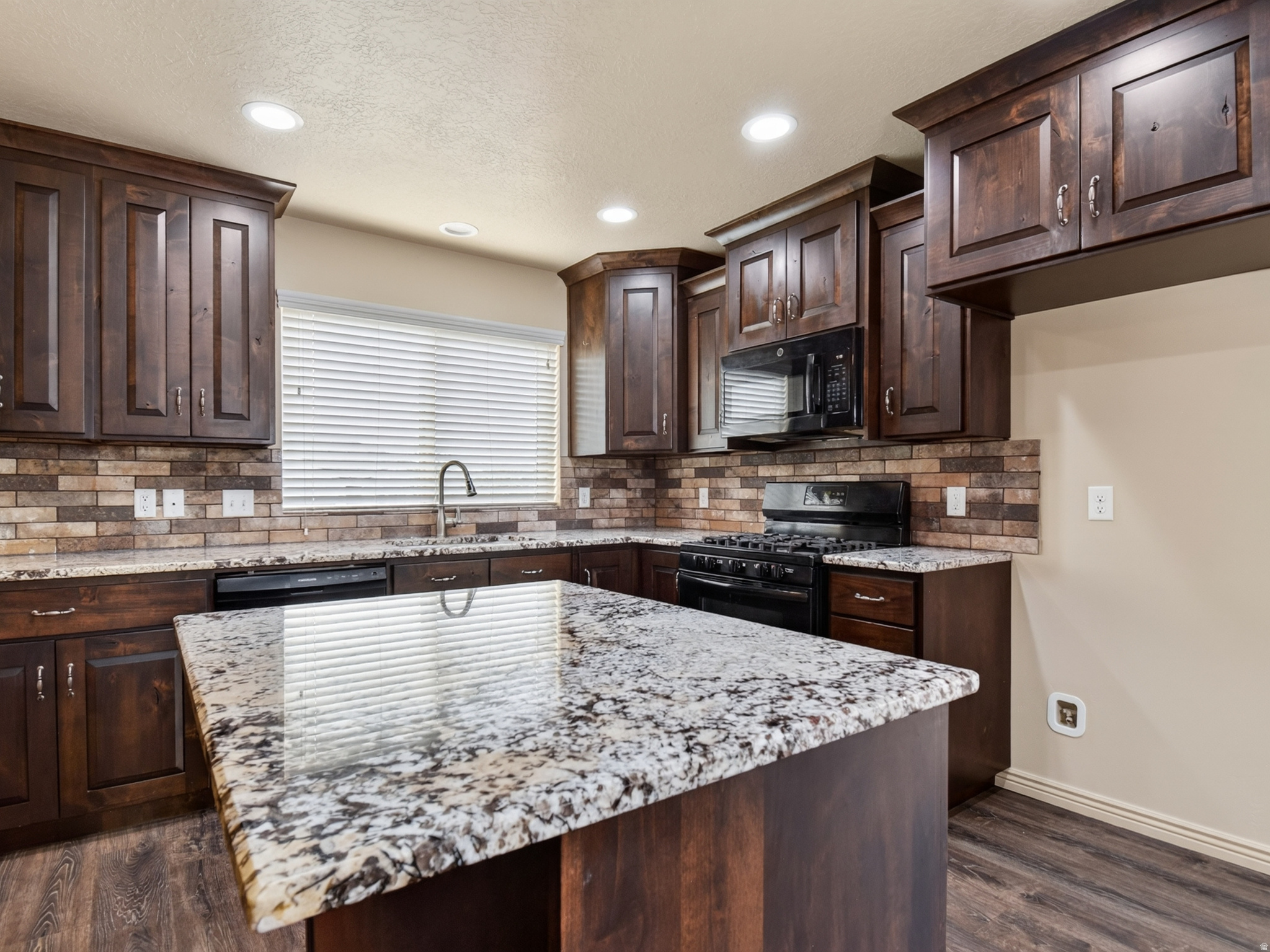 RIDGE - Residential