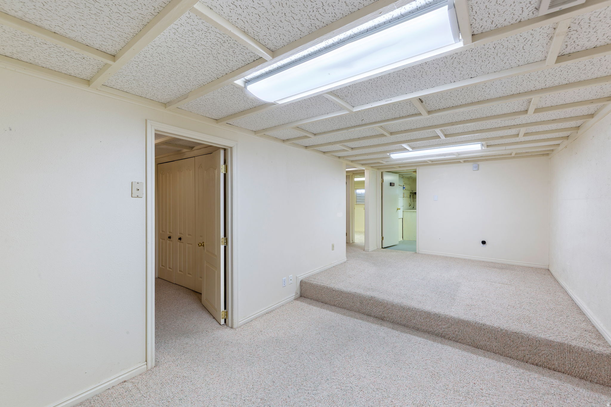 KINGS ROW EST - Residential