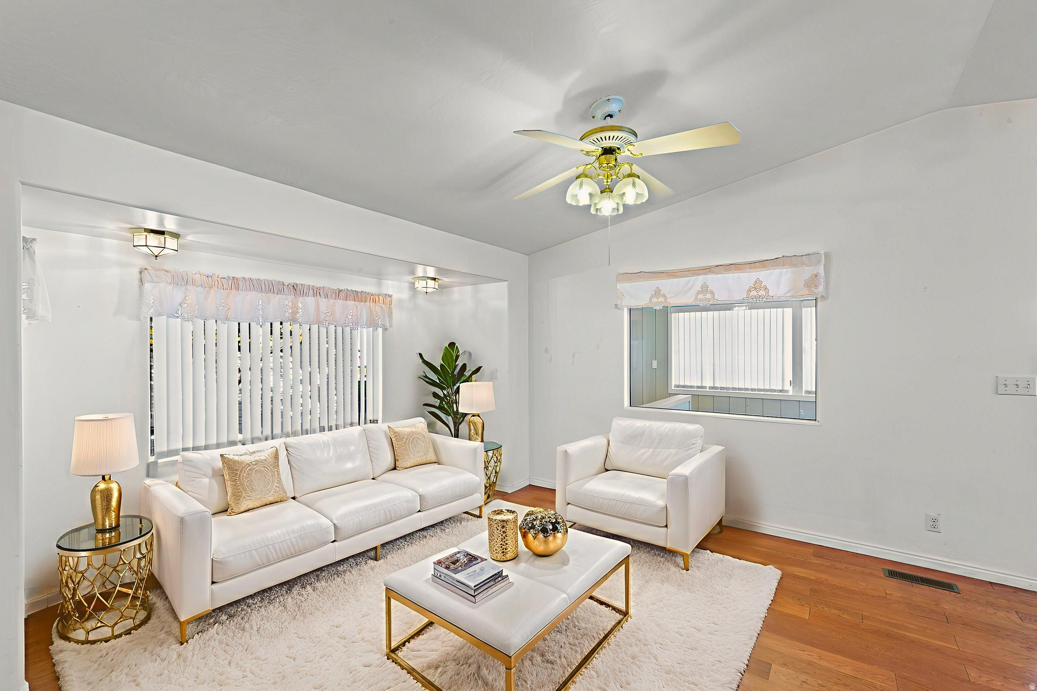 KINGS ROW EST - Residential