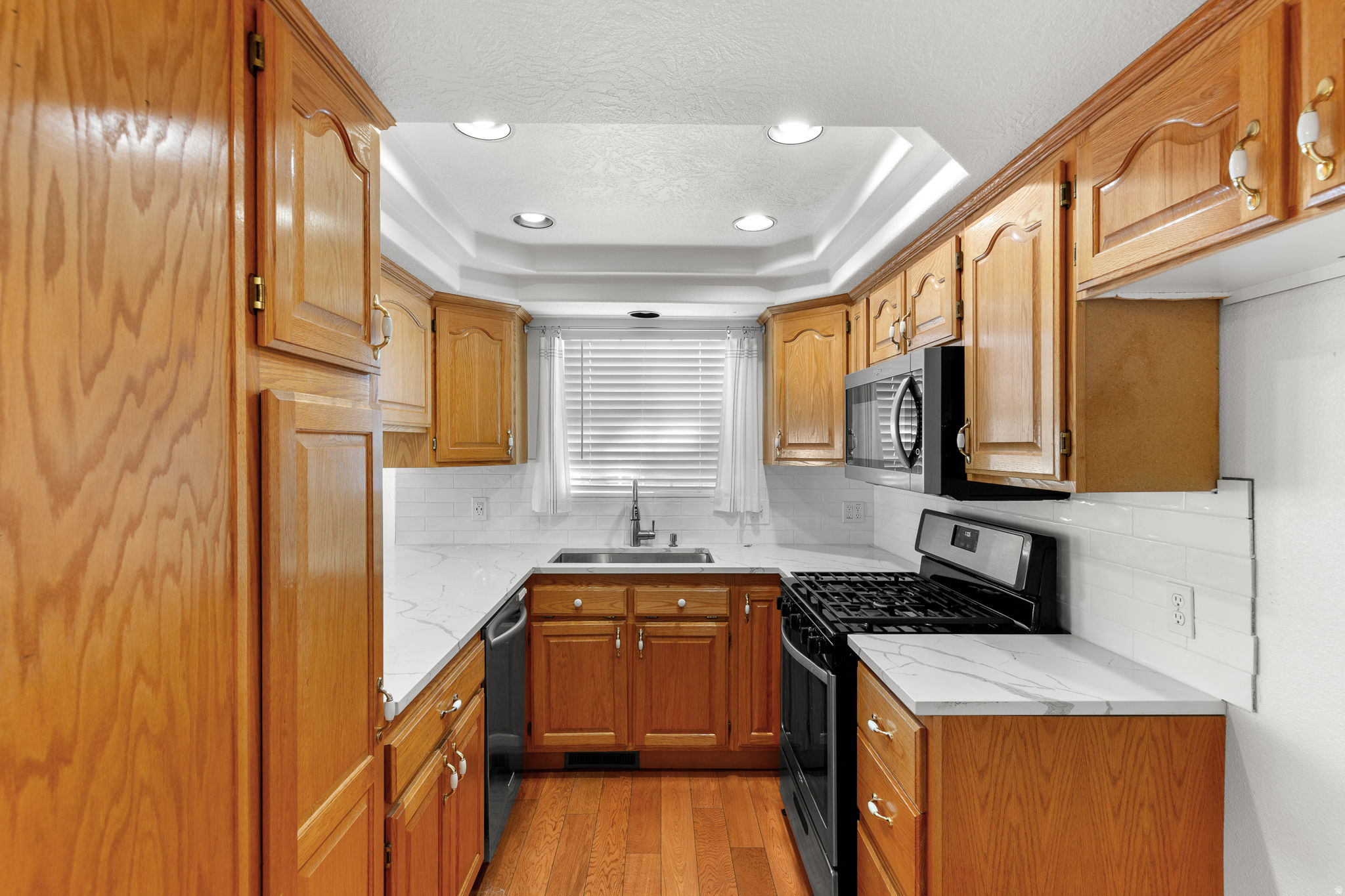 KINGS ROW EST - Residential