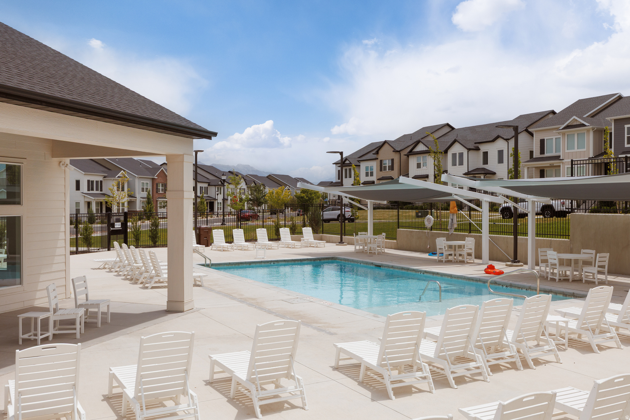 MOUNTAIN RIDGE - Residential