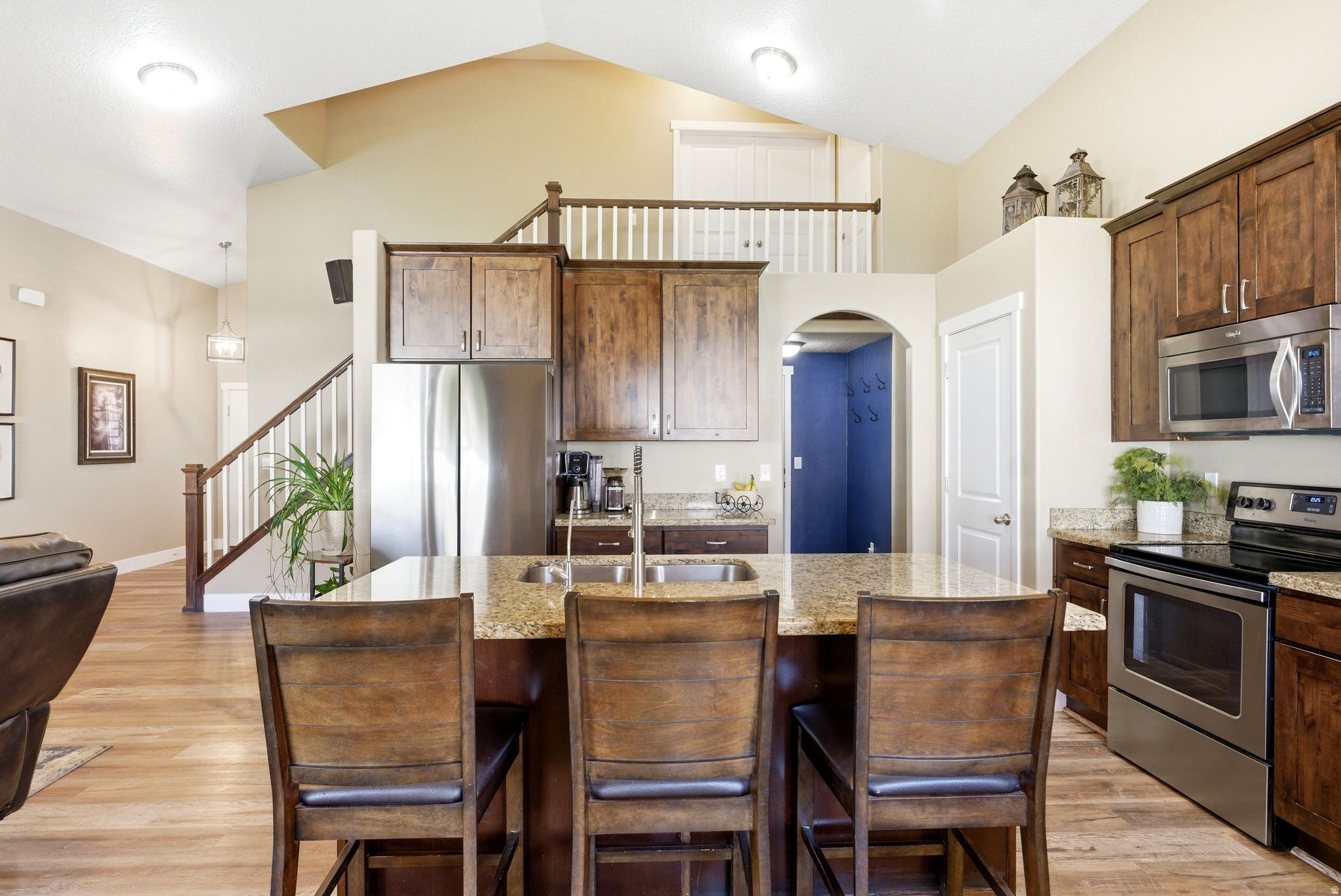 SUNSET POINTE - Residential
