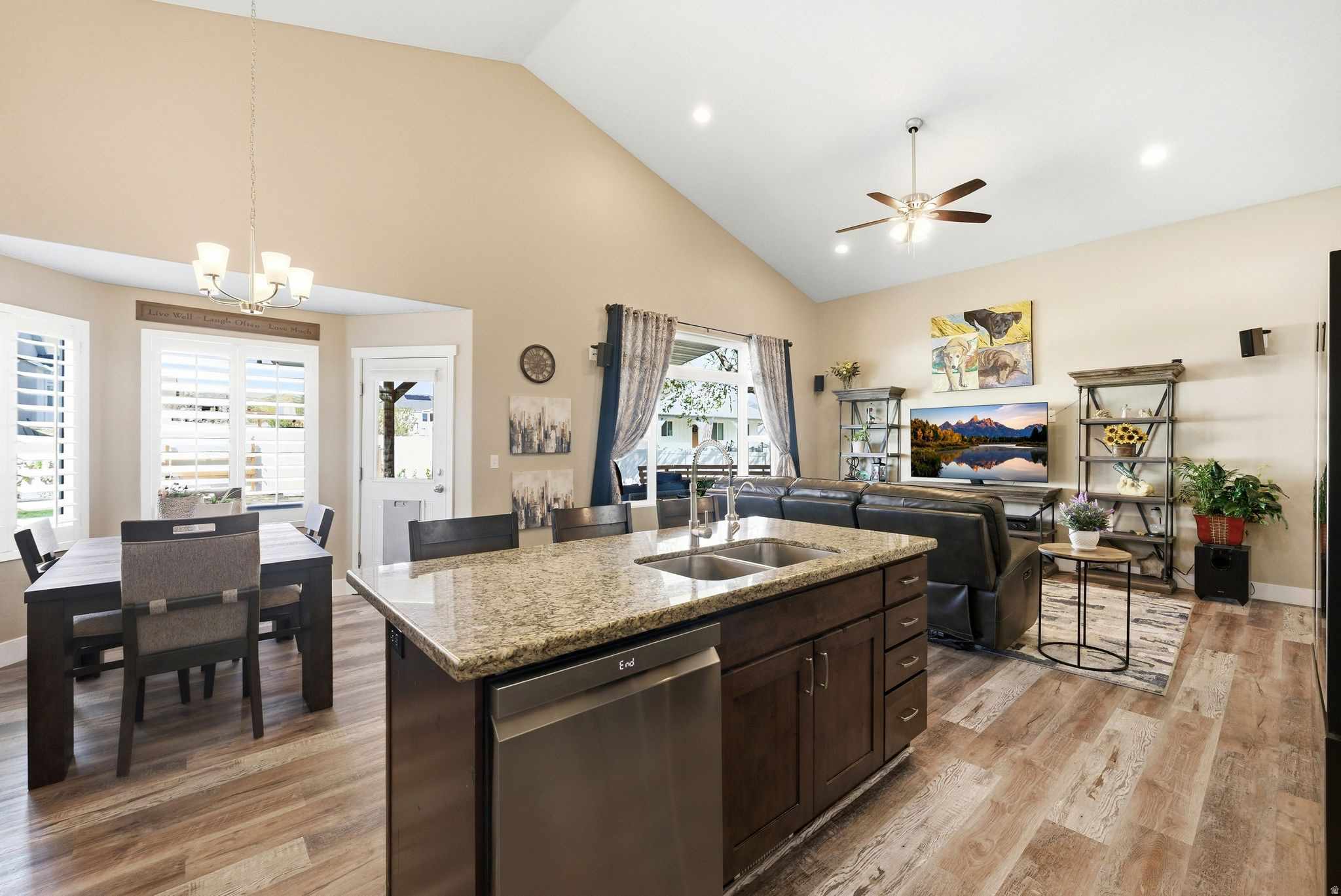SUNSET POINTE - Residential