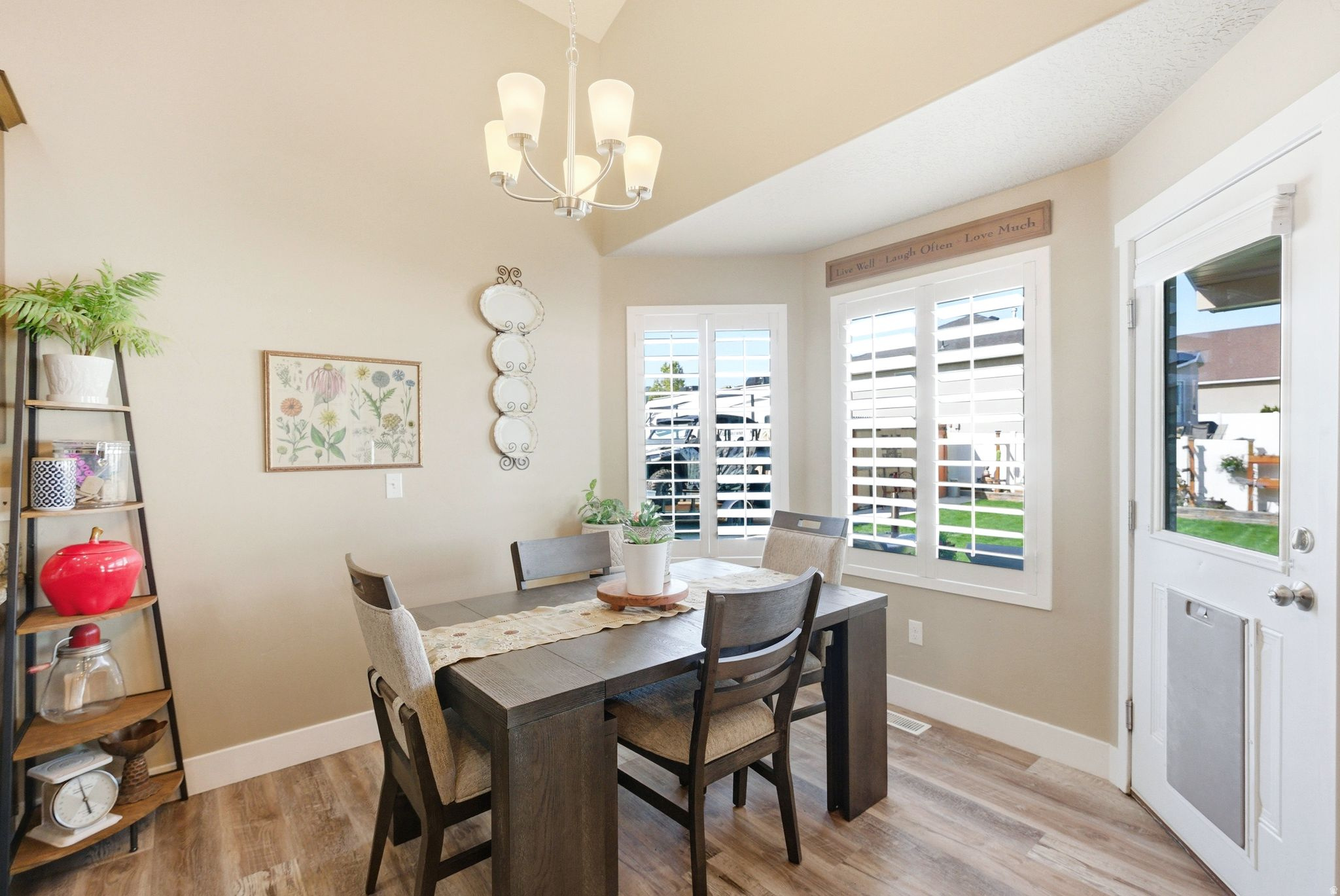 SUNSET POINTE - Residential