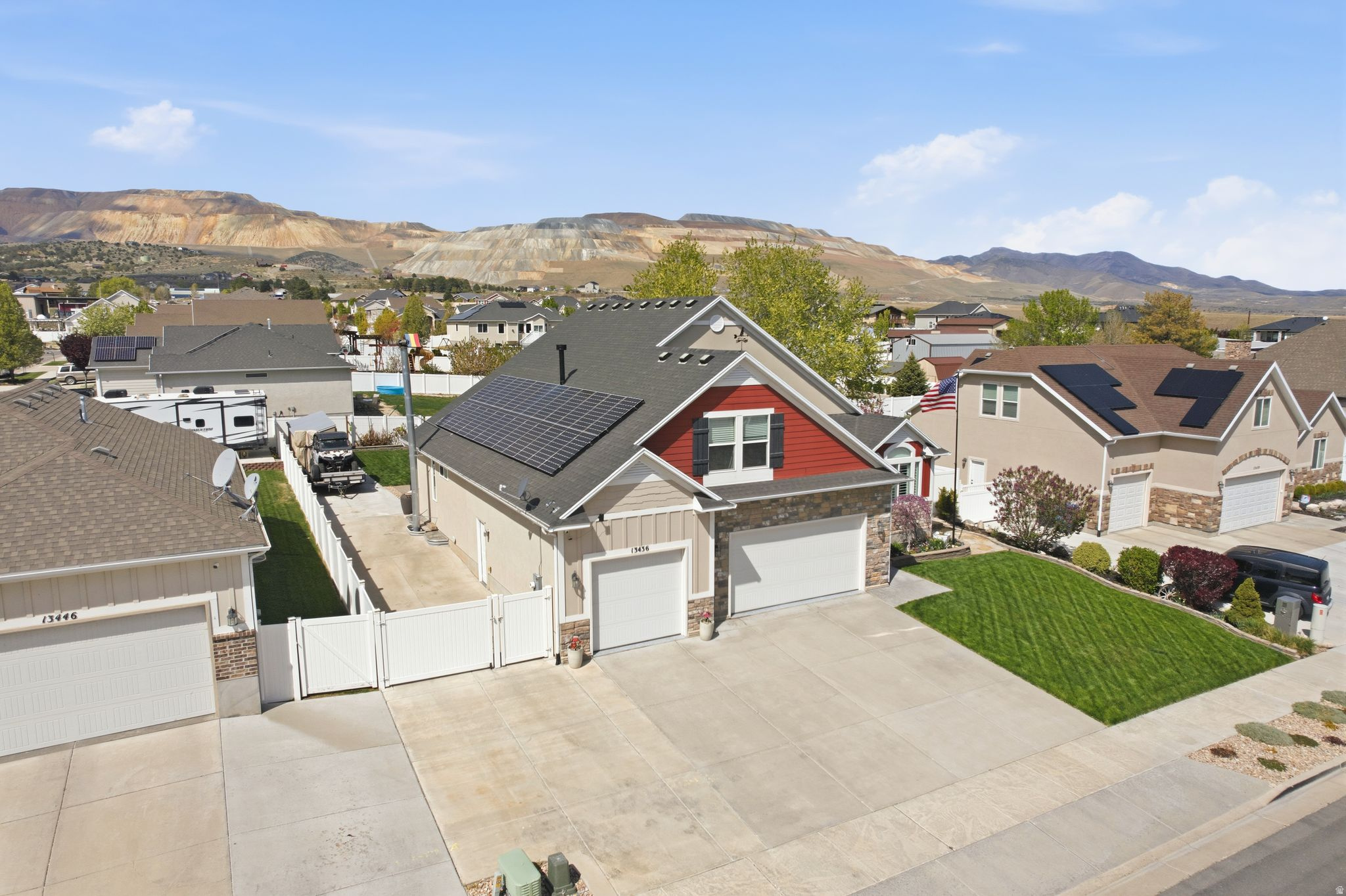 SUNSET POINTE - Residential