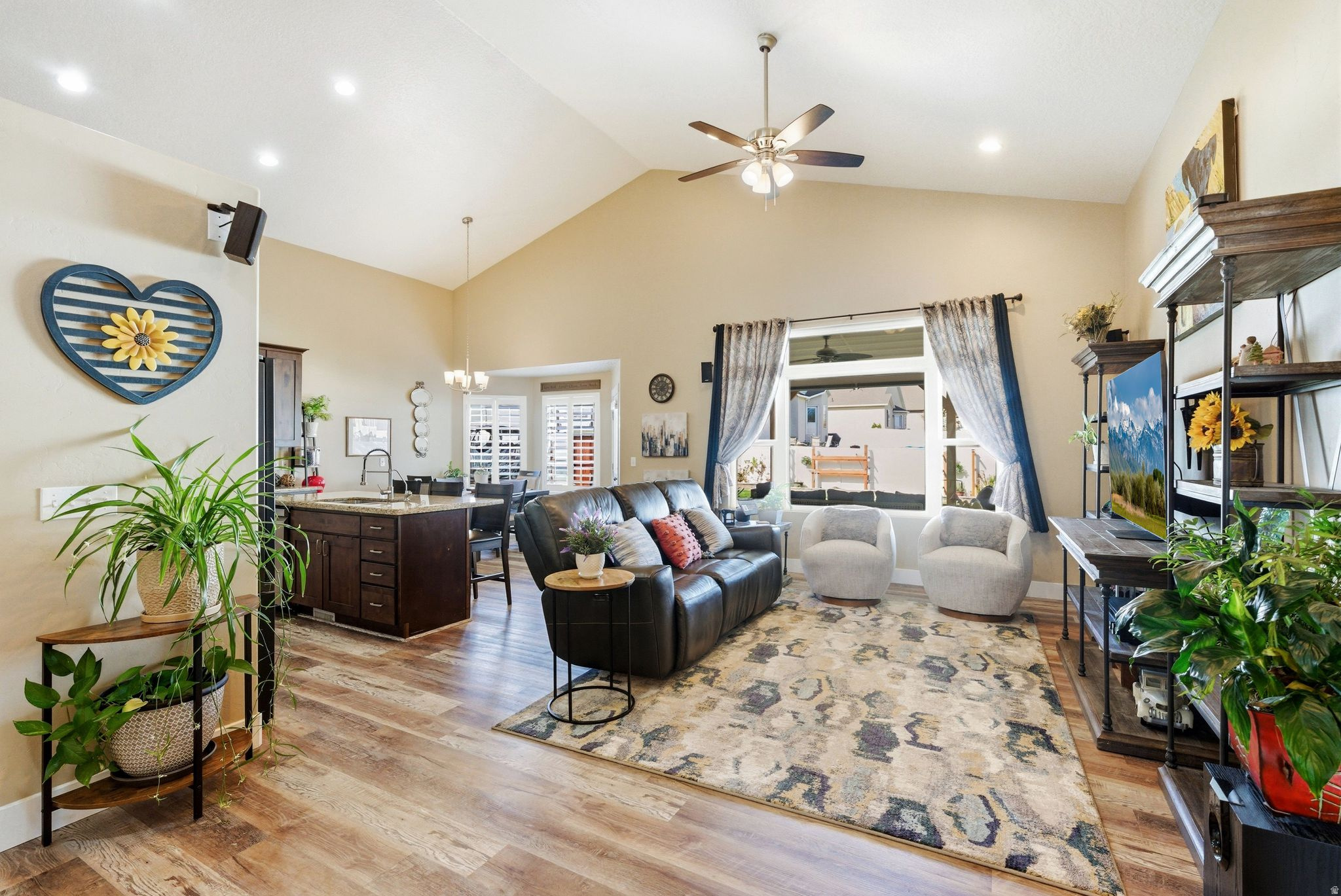SUNSET POINTE - Residential