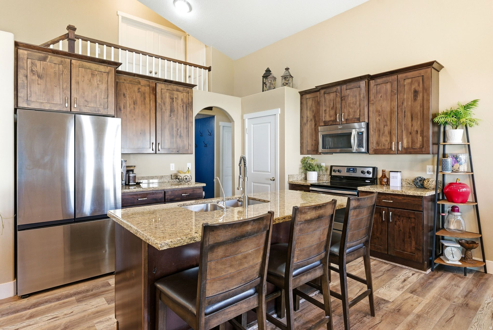 SUNSET POINTE - Residential