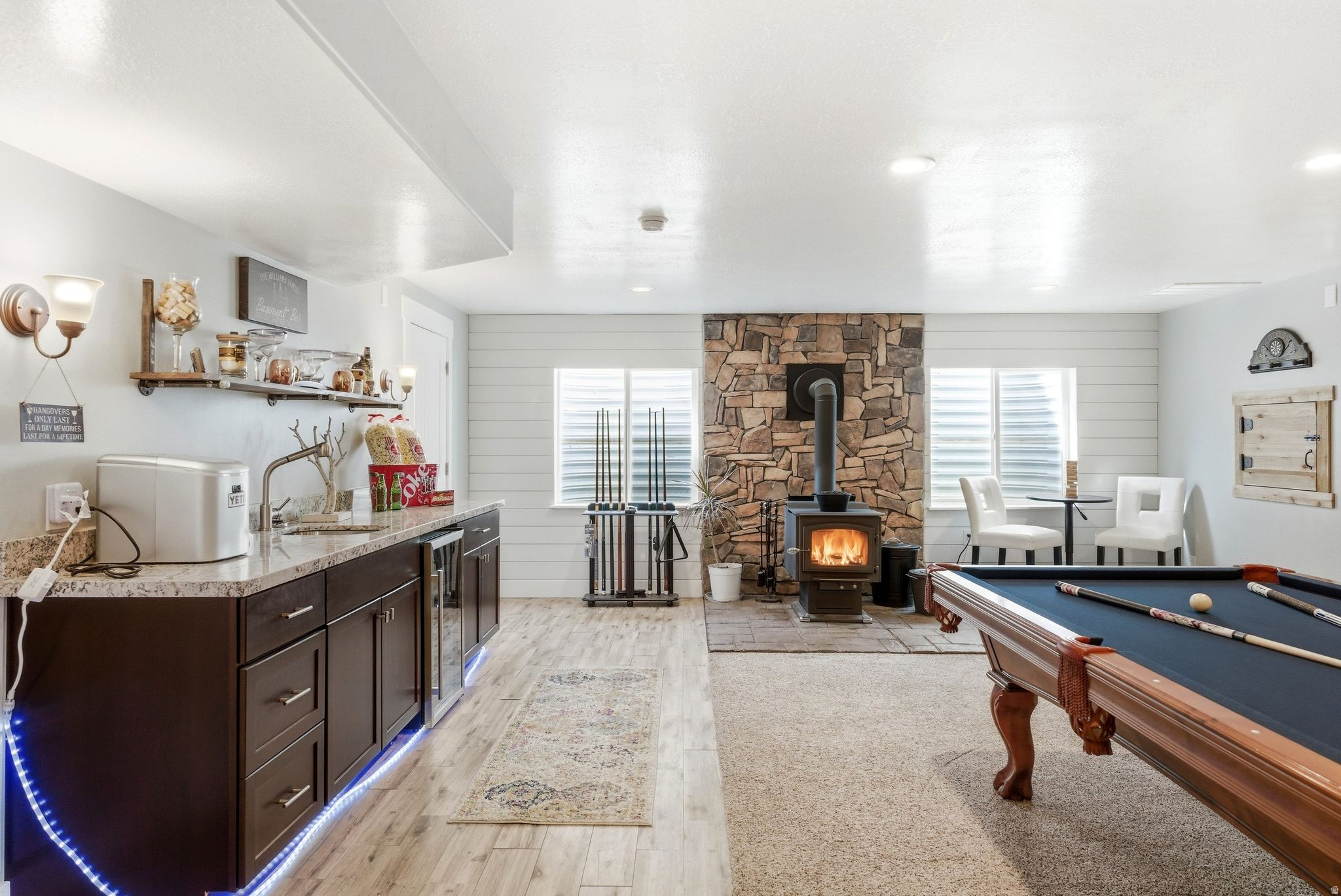 SUNSET POINTE - Residential