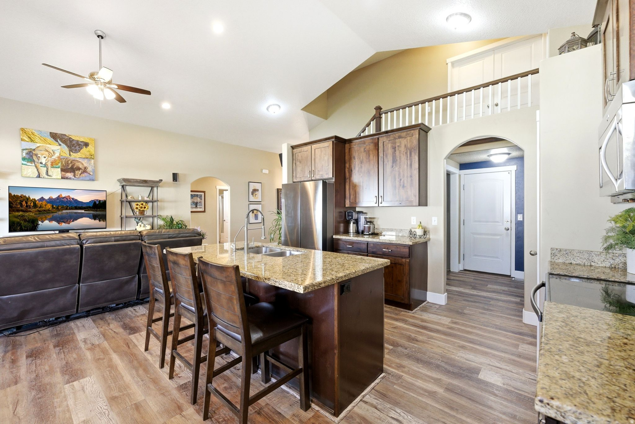 SUNSET POINTE - Residential
