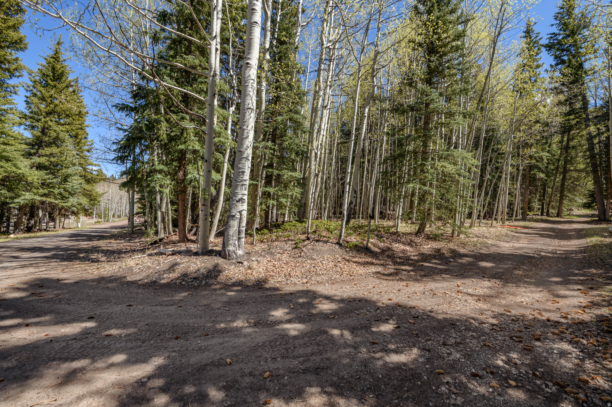 CLEAR CREEK ESTATES - Land