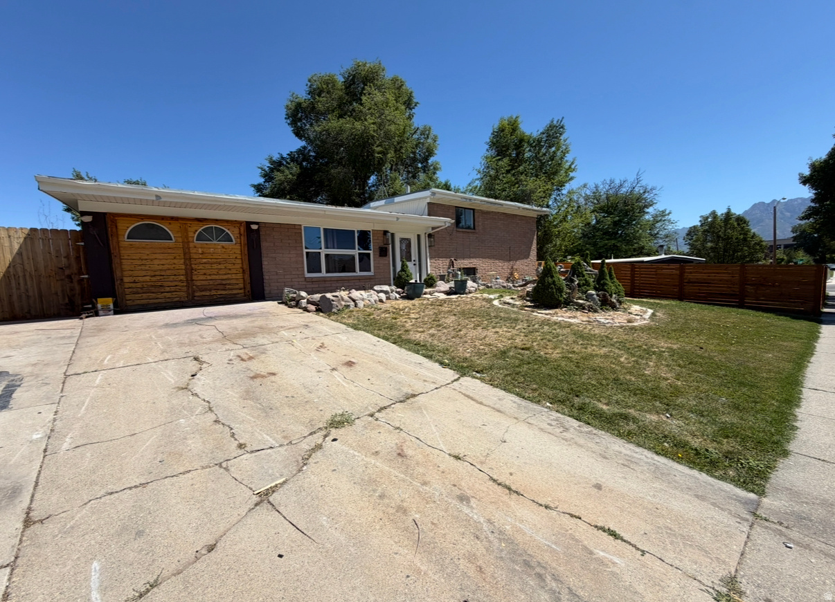 AUBURN GARDENS - Residential
