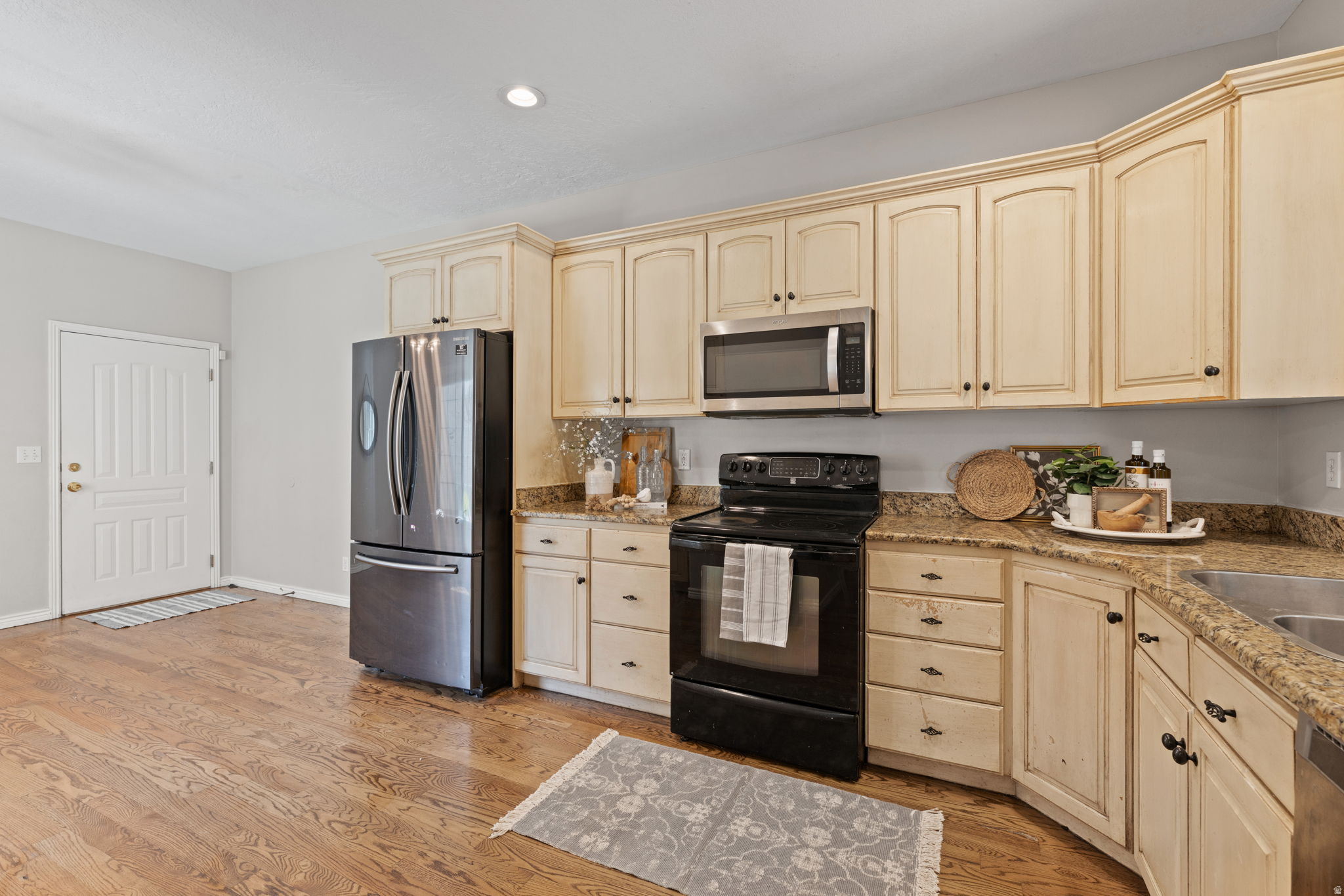 EVERGREEN COURT - Residential