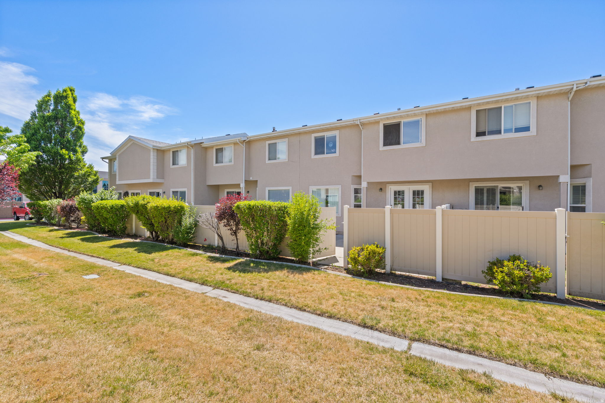 EVERGREEN COURT - Residential