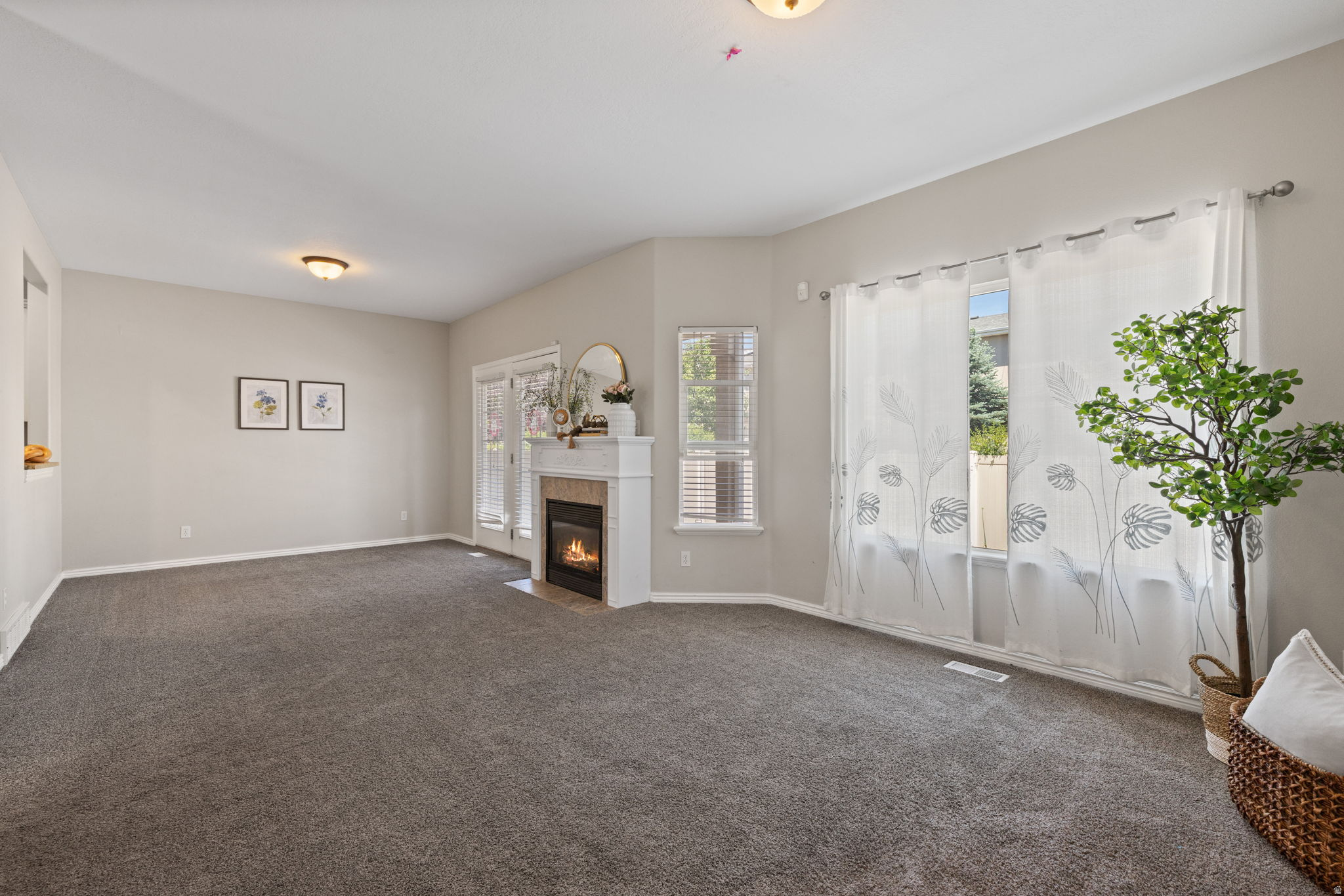 EVERGREEN COURT - Residential
