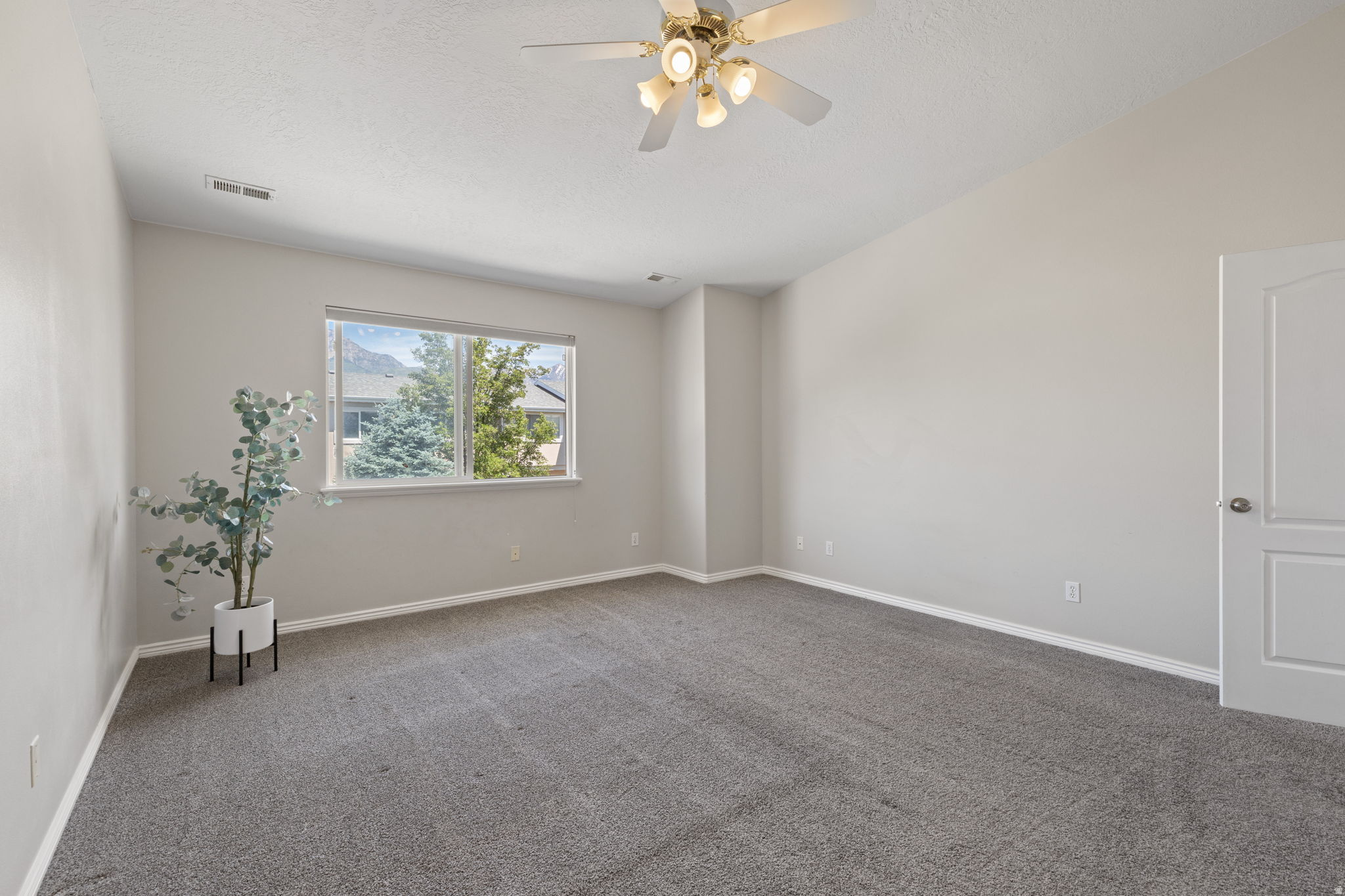 EVERGREEN COURT - Residential