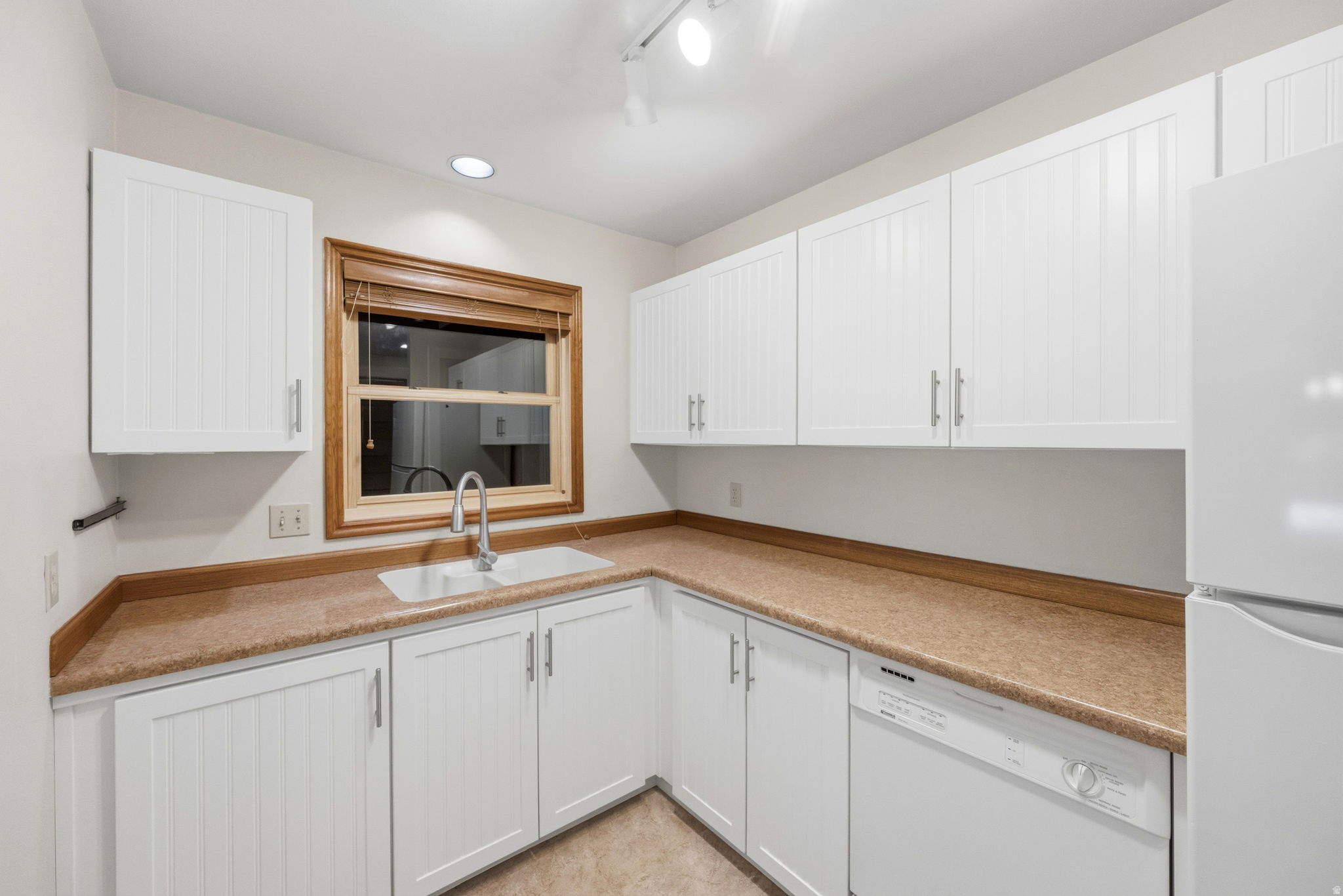 WINDRIFT II CONDOMINIUM - Residential