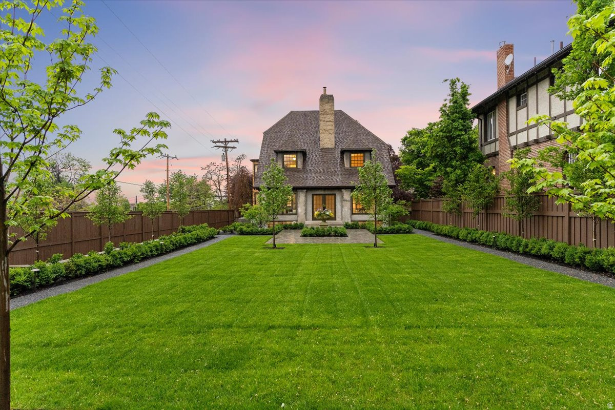 HAXTON PLACE - Residential