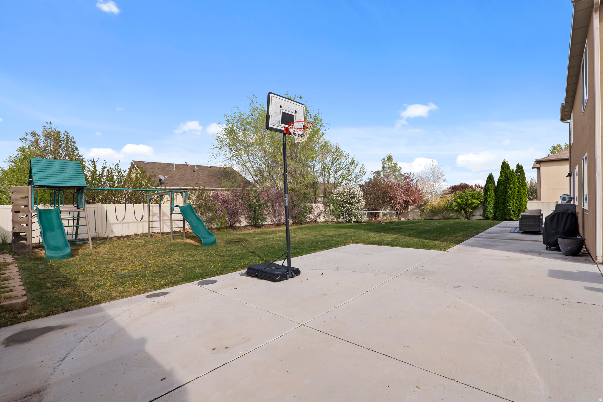 HAMILTON FARMS - Residential