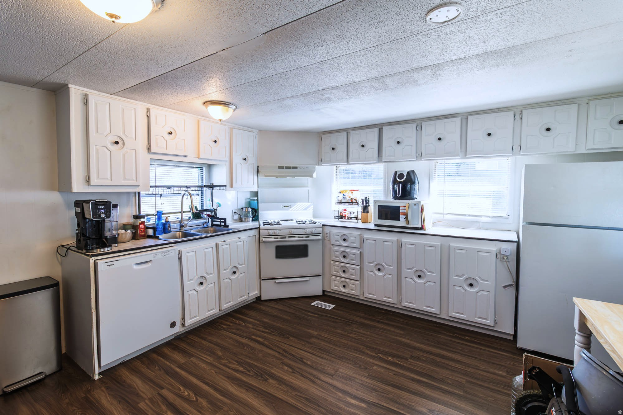 LAKEVIEW ESTATES - Residential