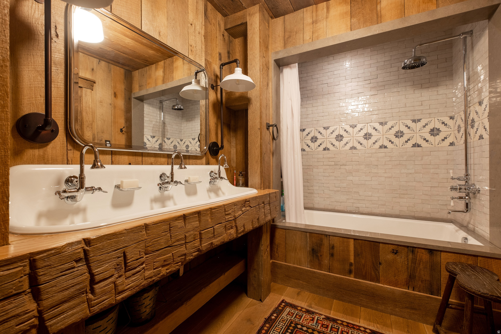WOLF CREEK - Residential