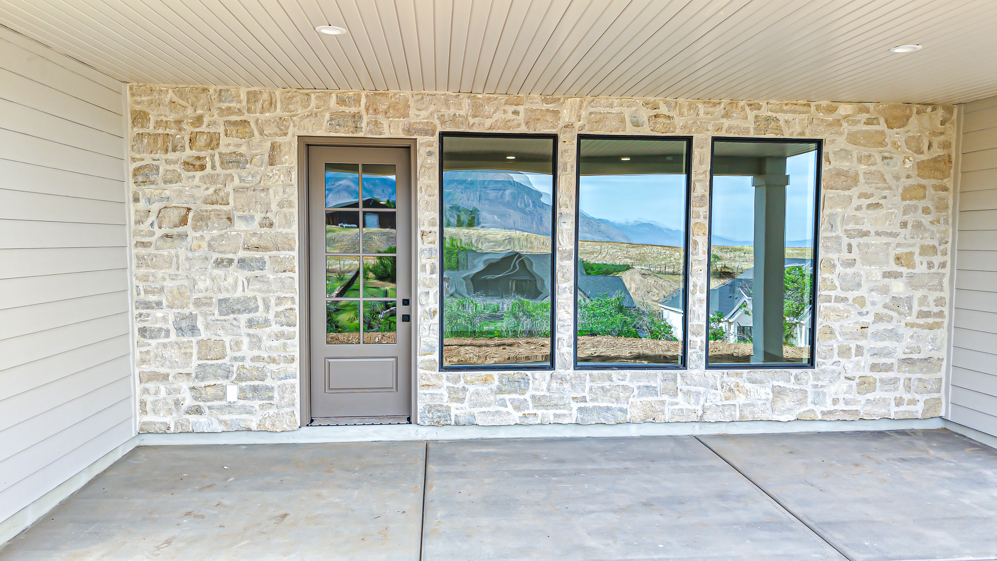 TWIN HOLLOW - Residential